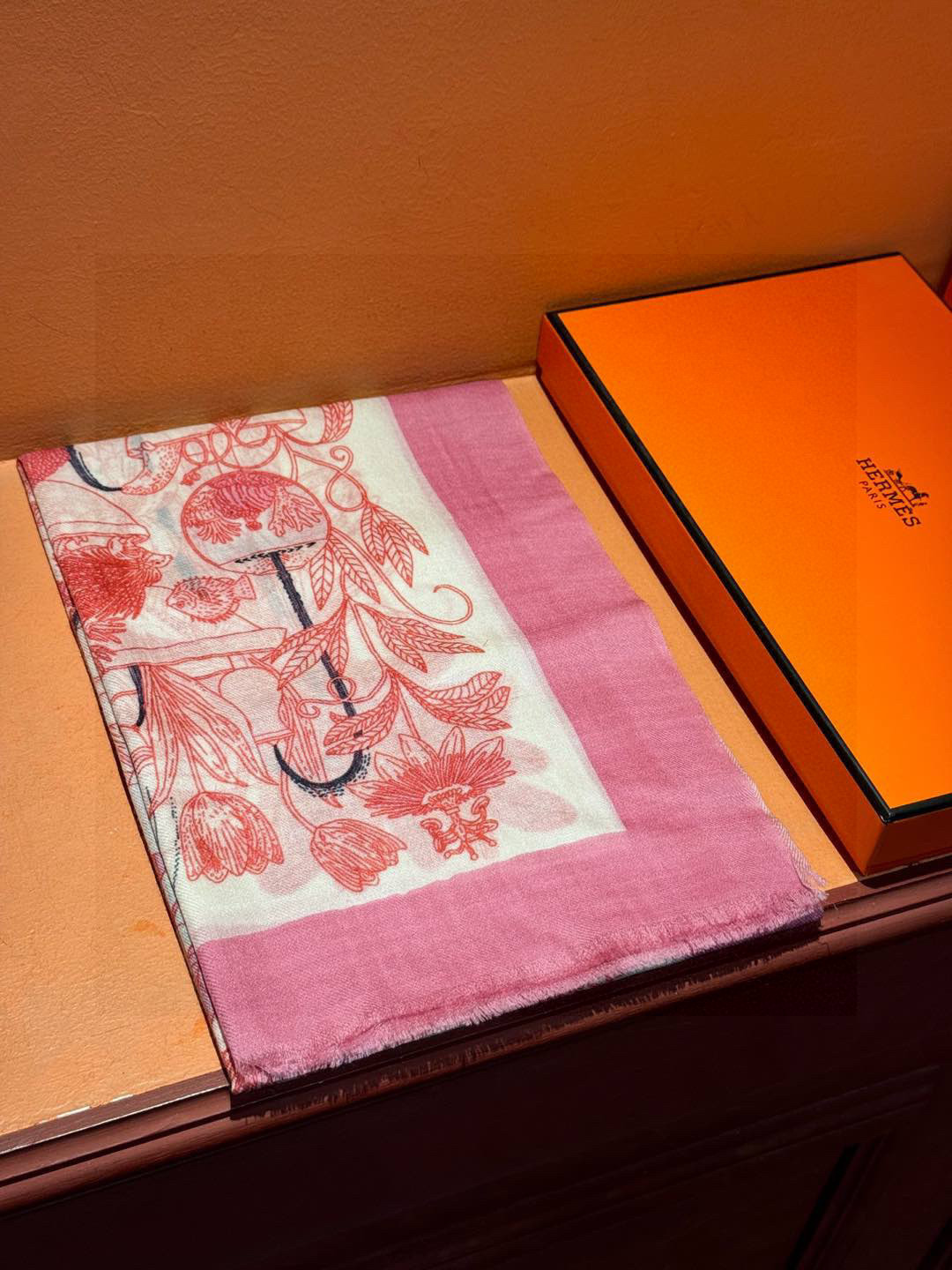 专柜同步 Hermes家买了都说好看【珍奇乐园羊绒长巾】‼️推荐💕顶级工艺超值‼️爱马仕专柜爆款🎁🎁羊绒