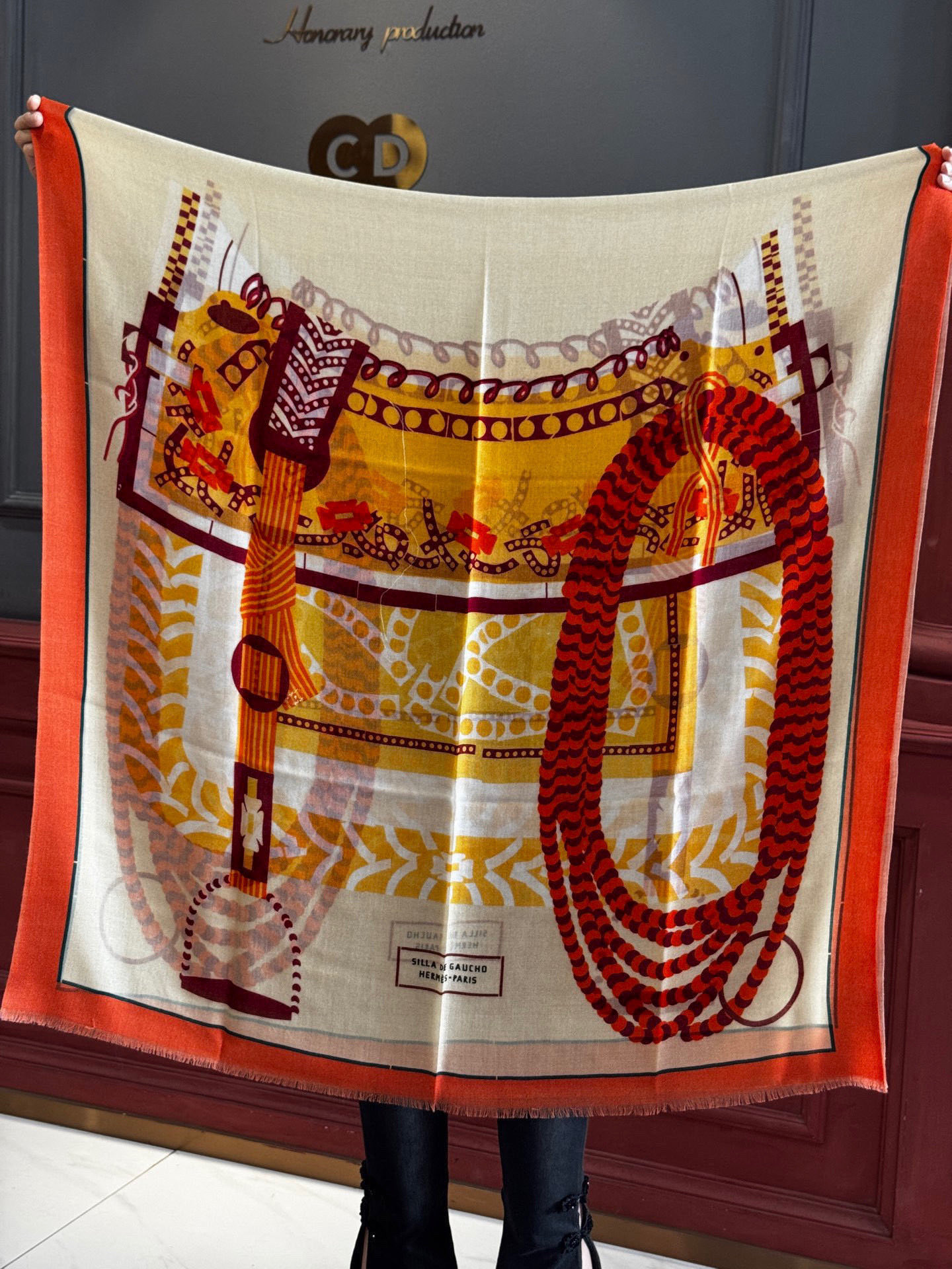 专柜同步 Hermes家买了都说好看【马鞍羊绒长巾】‼️推荐💕顶级工艺超值‼️爱马仕专柜爆款🎁🎁羊绒长巾