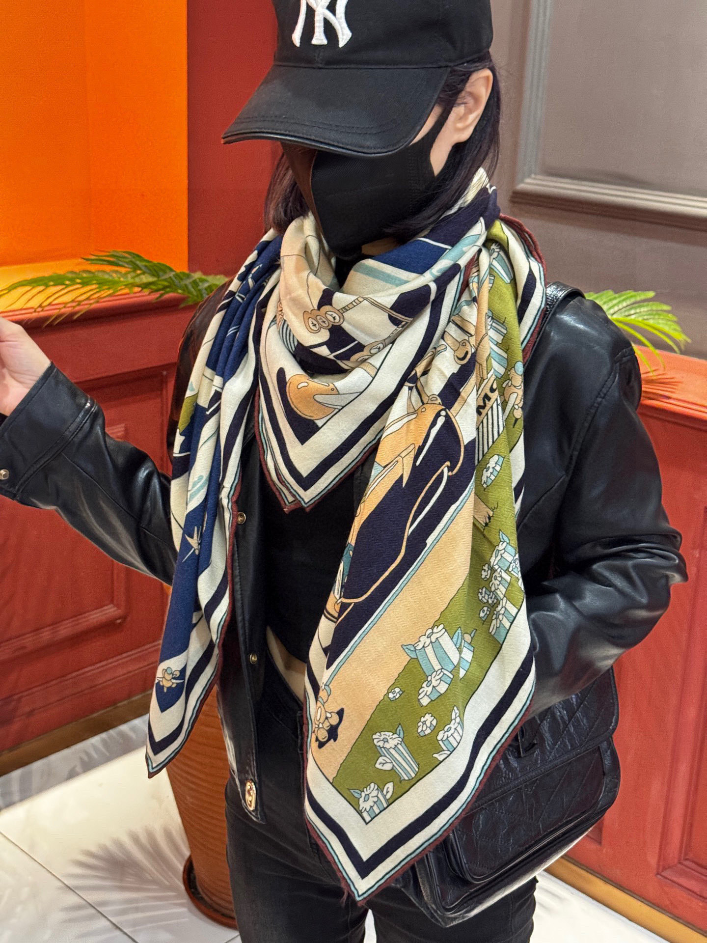 H，目前最热门的 “超现实爱马仕枢纽” 风靡全宇宙，听名字就充斥着未来空间♥️艺术品一样的存在，会绝版的