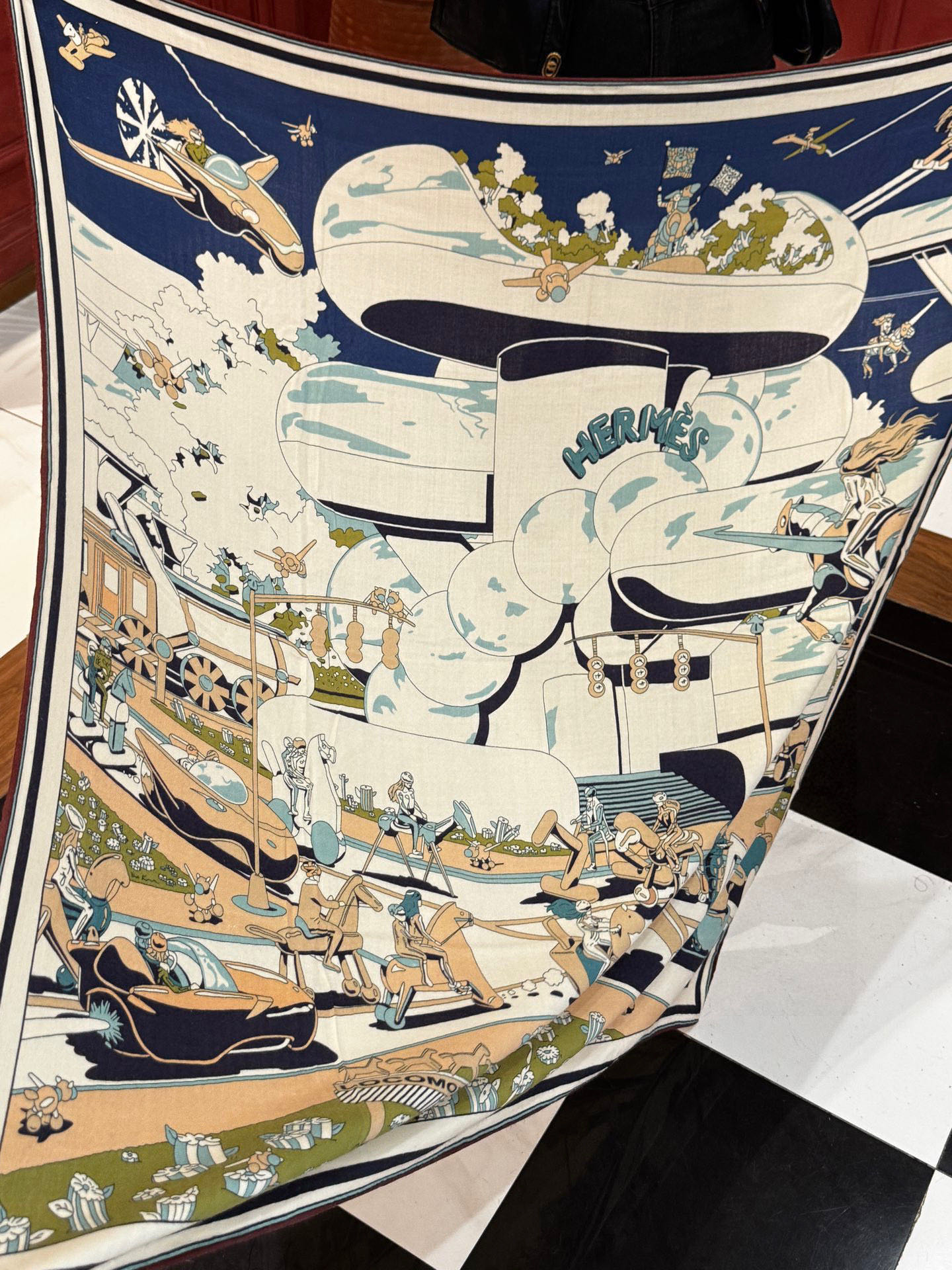 H，目前最热门的 “超现实爱马仕枢纽” 风靡全宇宙，听名字就充斥着未来空间♥️艺术品一样的存在，会绝版的