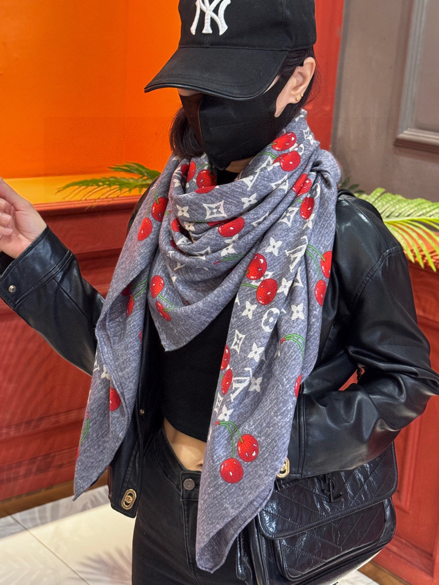 LV X TM MONOGRAMCERISE 140丝毛方巾【140双面丝毛同色】LV × TM Mon