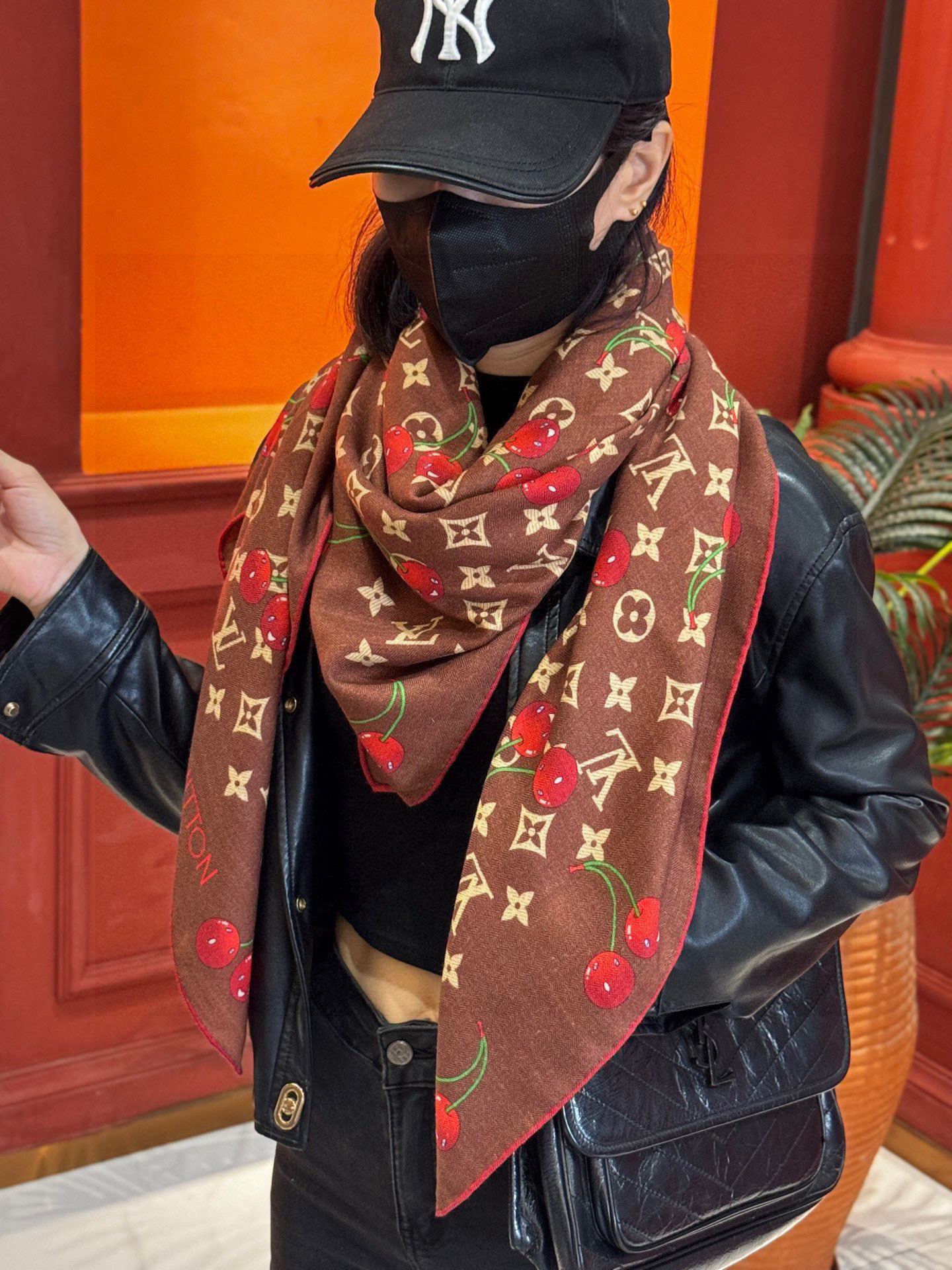 LV X TM MONOGRAMCERISE 140丝毛方巾【140双面丝毛同色】LV × TM Mon