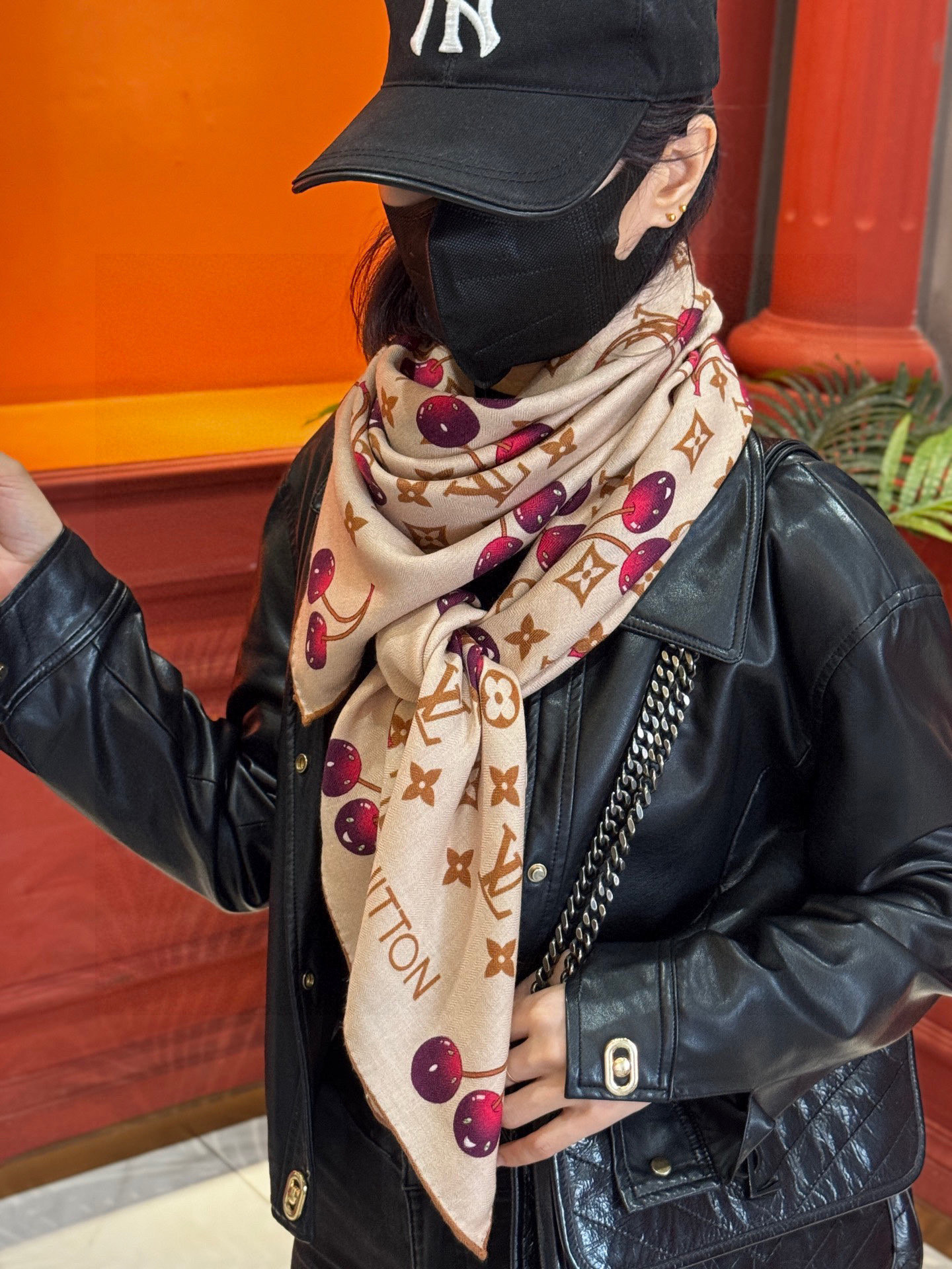 LV X TM MONOGRAMCERISE 140丝毛方巾【140双面丝毛同色】LV × TM Mon