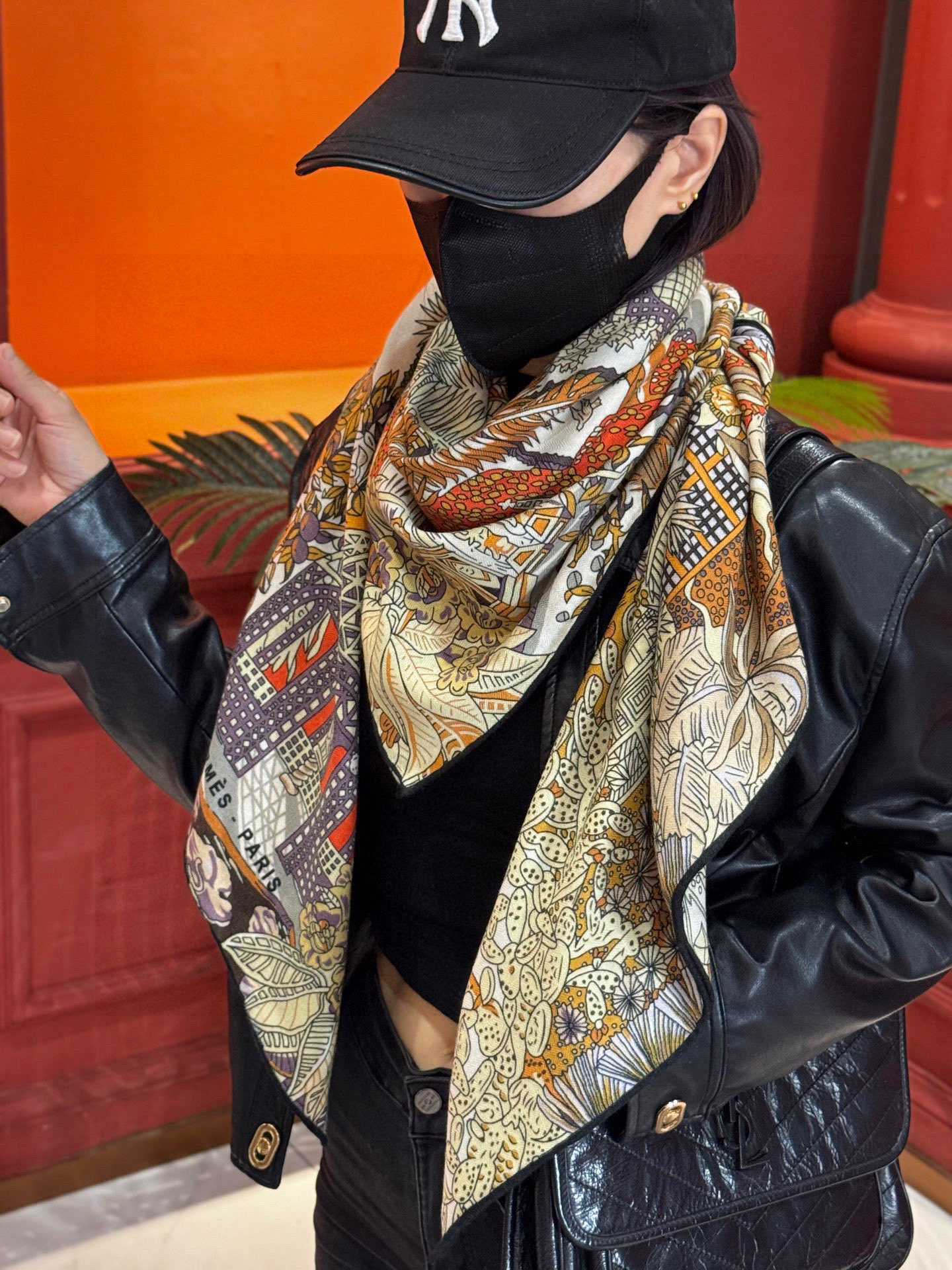 💟2025年秋冬抢先 上新💞【双面同色丝毛方巾】手工卷边山羊绒和真丝混纺披肩（70%山羊绒，30%桑蚕丝