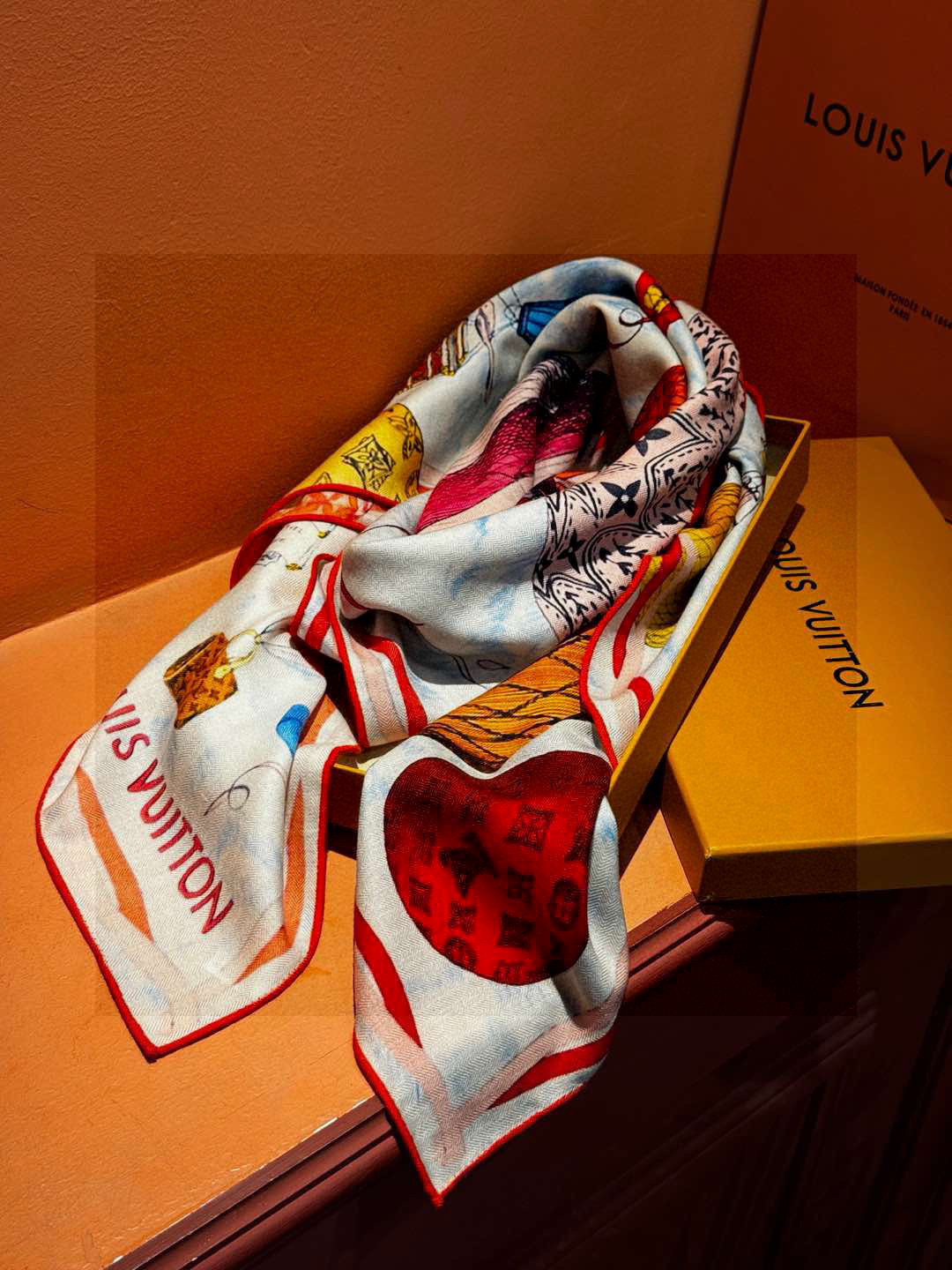 ❄【双面同色】原单Lv140cm丝绒方巾，《热气球》，本款方巾全新加入 U价🉐️ and Away 系列