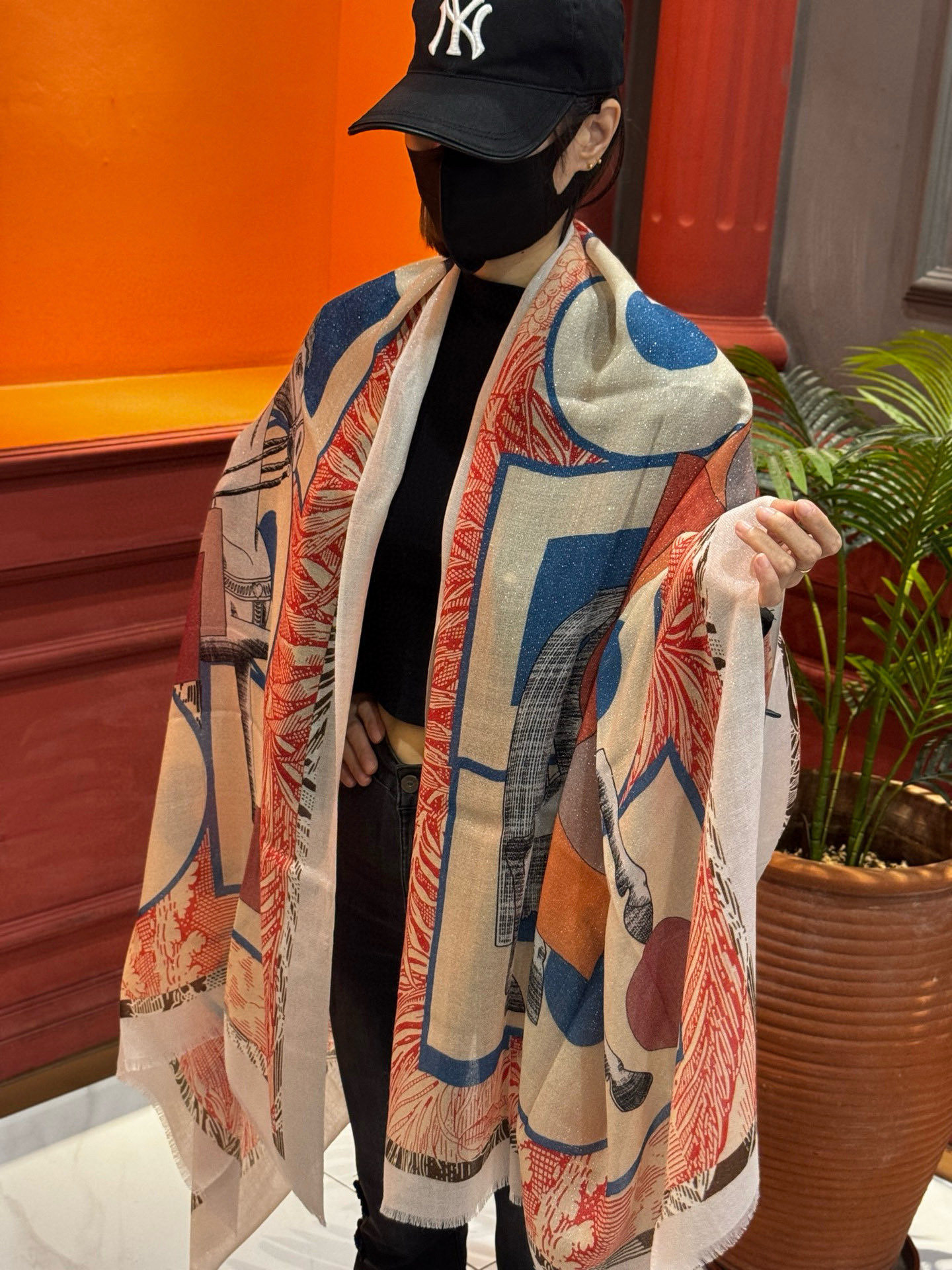 会发光发亮的围巾 爱马仕 专柜同步 买了都说好看羊绒印花‼️推荐💕顶级工艺超值‼️爱马仕专柜爆款🎁🎁羊绒