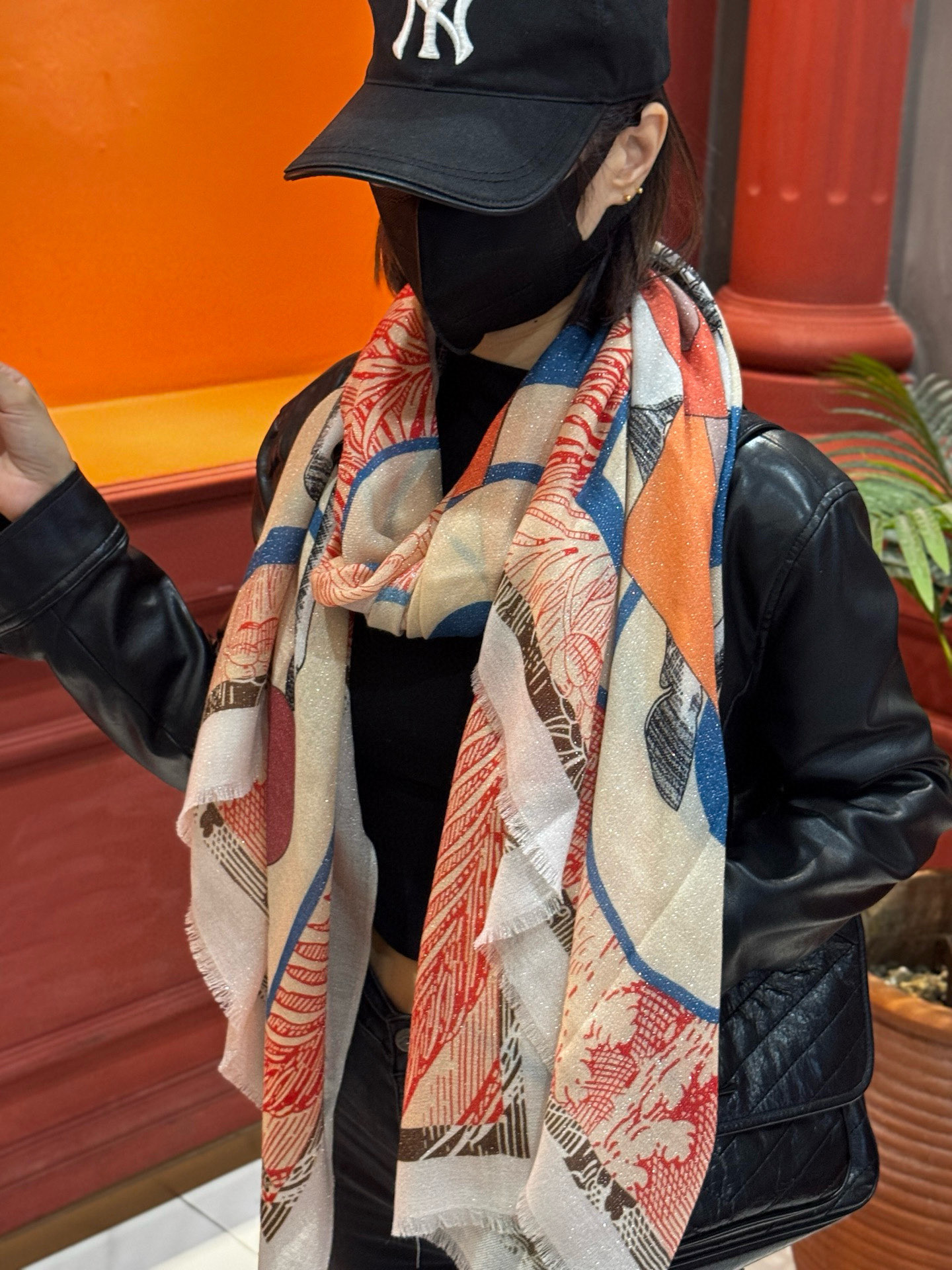 会发光发亮的围巾 爱马仕 专柜同步 买了都说好看羊绒印花‼️推荐💕顶级工艺超值‼️爱马仕专柜爆款🎁🎁羊绒