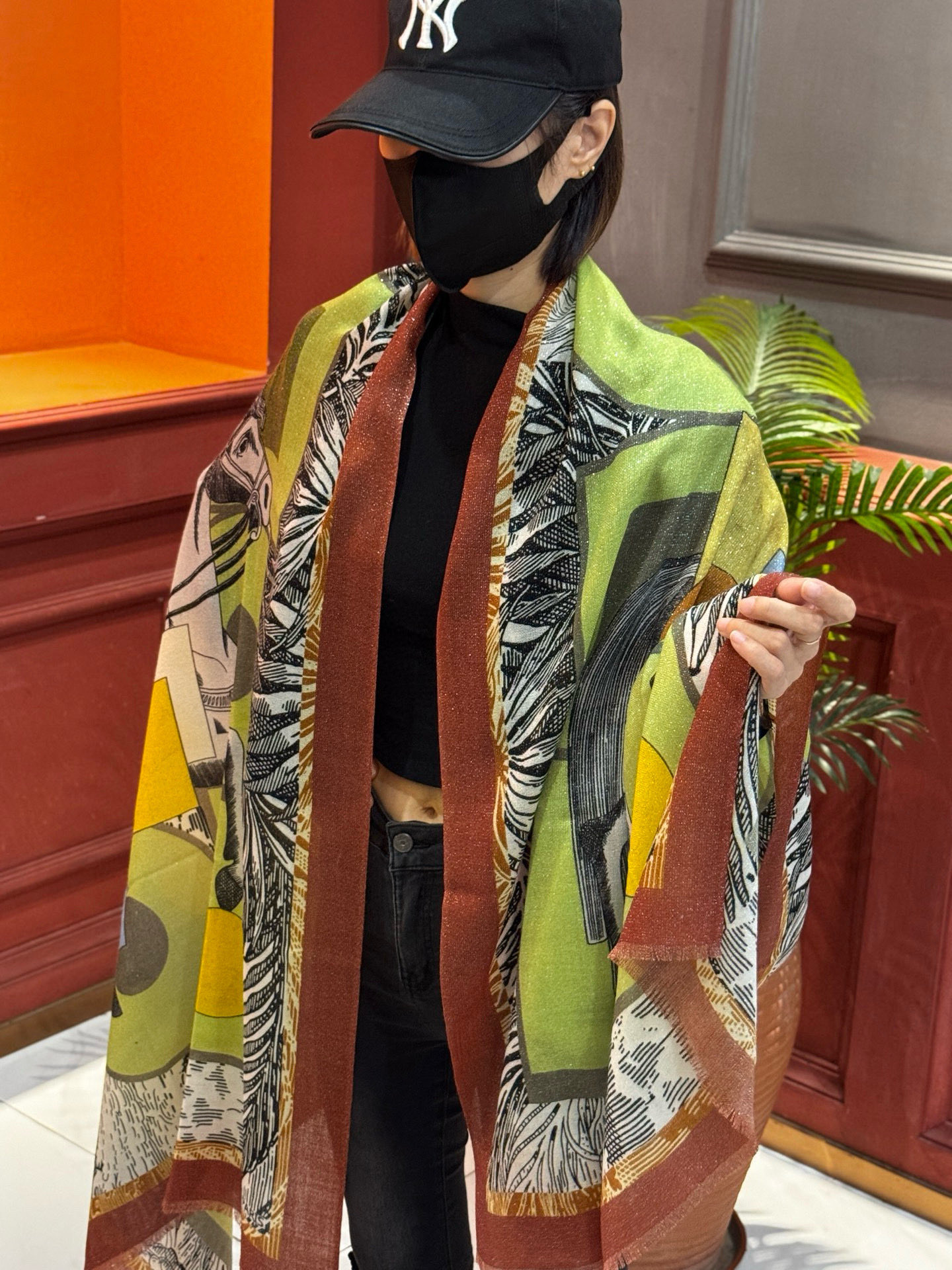 会发光发亮的围巾 爱马仕 专柜同步 买了都说好看羊绒印花‼️推荐💕顶级工艺超值‼️爱马仕专柜爆款🎁🎁羊绒