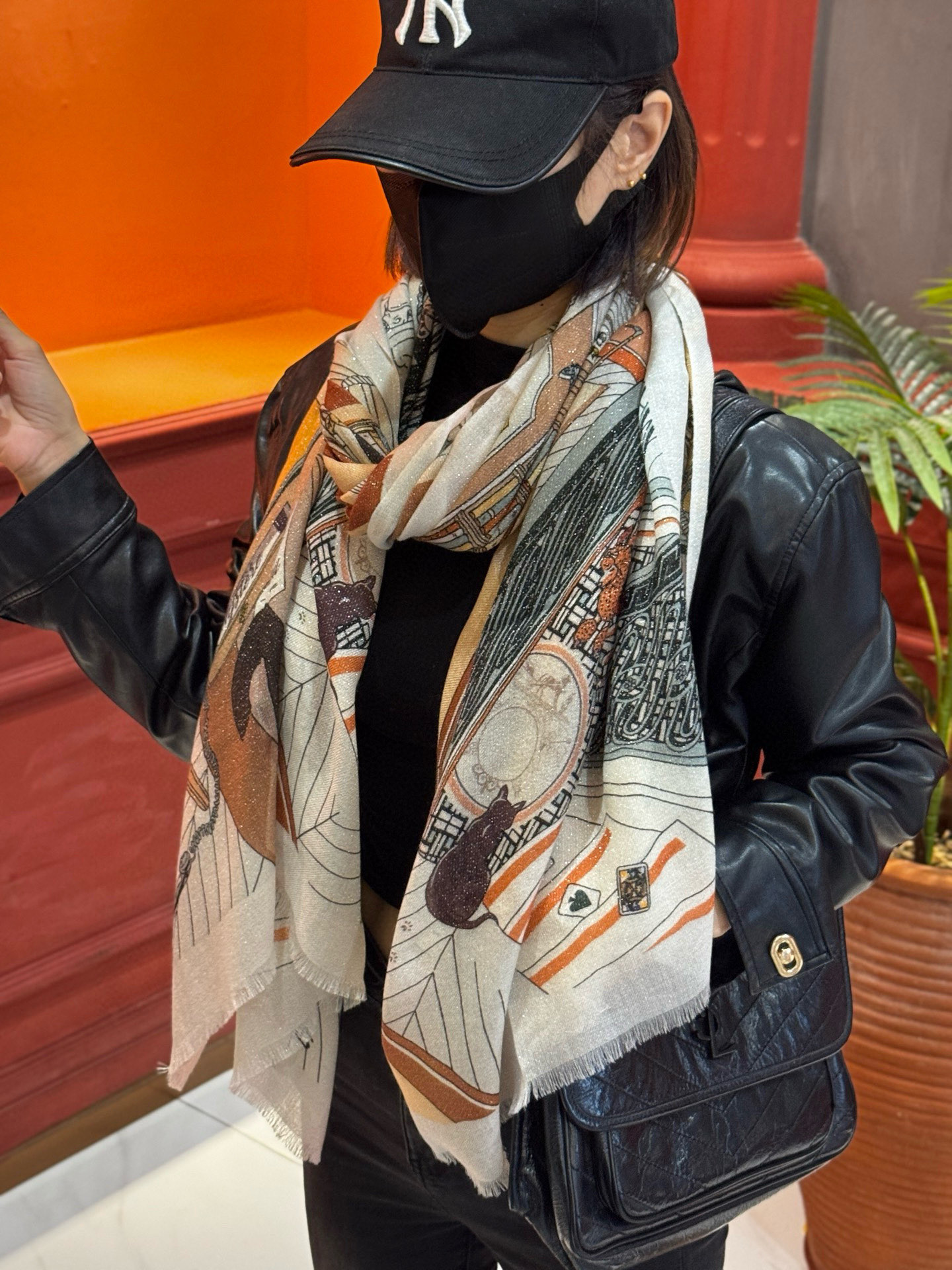 会发光发亮的围巾 爱马仕 专柜同步 买了都说好看羊绒印花‼️推荐💕顶级工艺超值‼️爱马仕专柜爆款🎁🎁羊绒