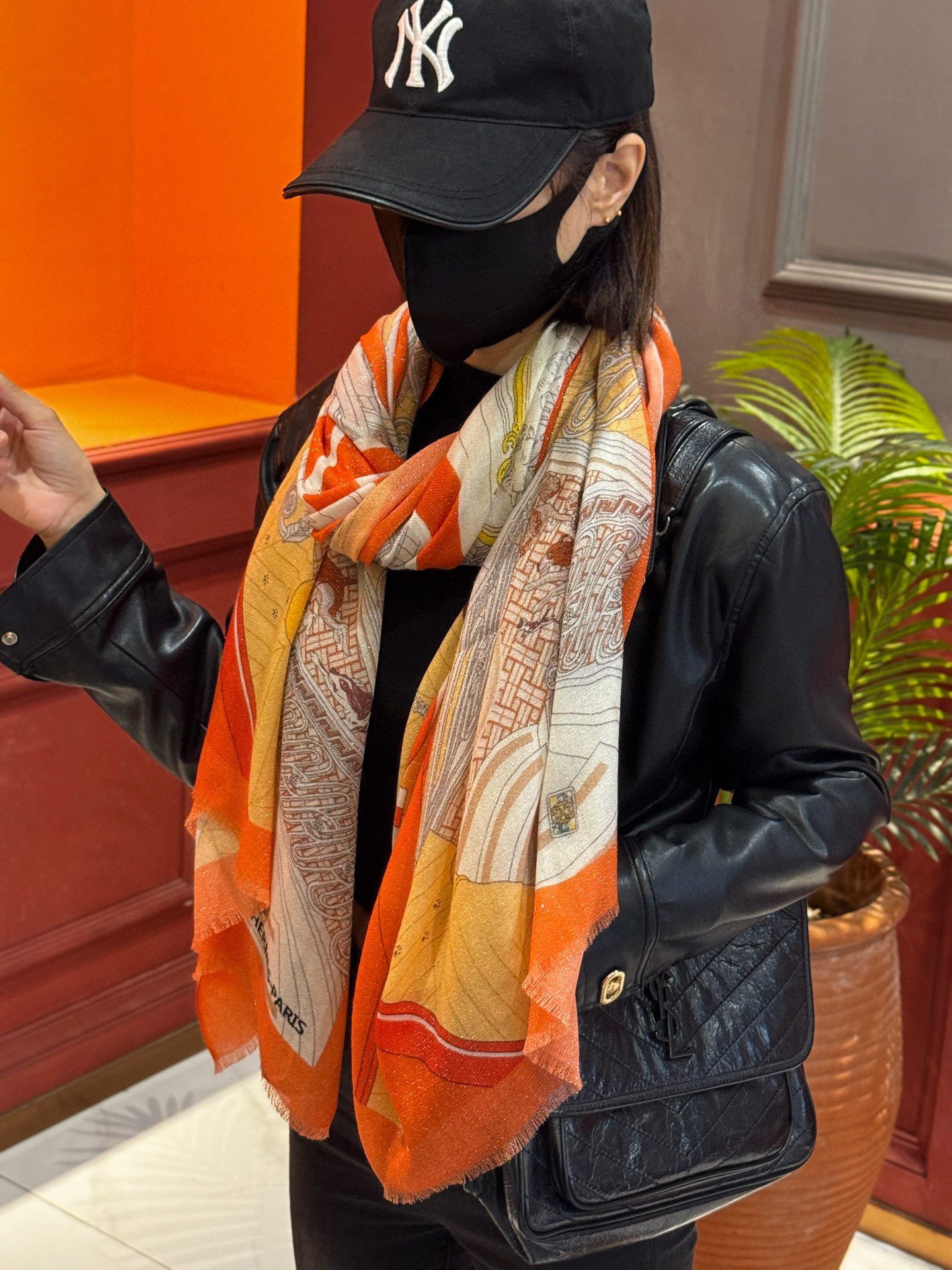 会发光发亮的围巾 爱马仕 专柜同步 买了都说好看羊绒印花‼️推荐💕顶级工艺超值‼️爱马仕专柜爆款🎁🎁羊绒