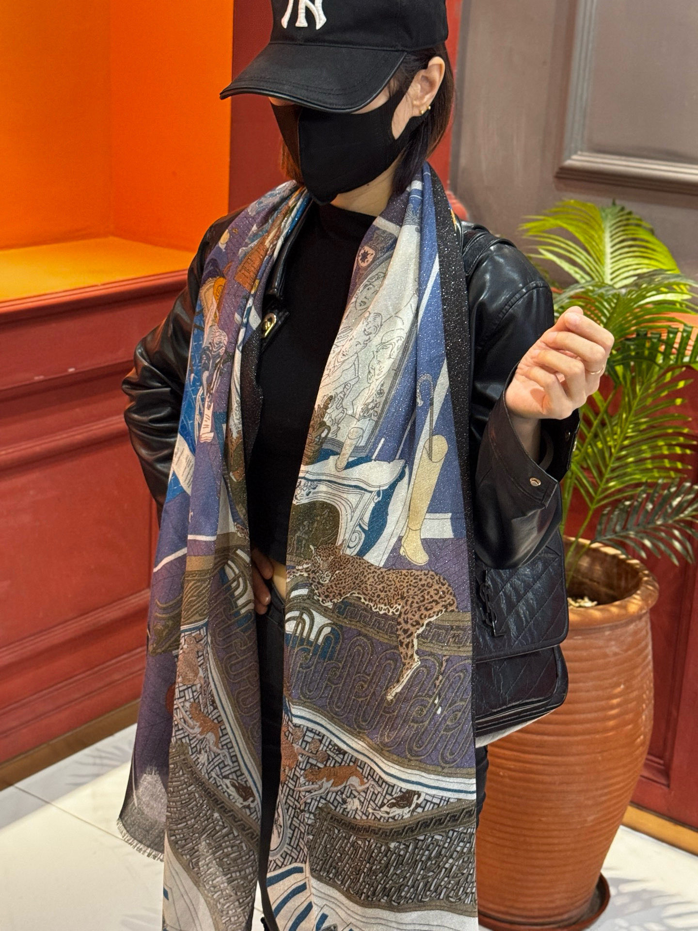 会发光发亮的围巾 爱马仕 专柜同步 买了都说好看羊绒印花‼️推荐💕顶级工艺超值‼️爱马仕专柜爆款🎁🎁羊绒