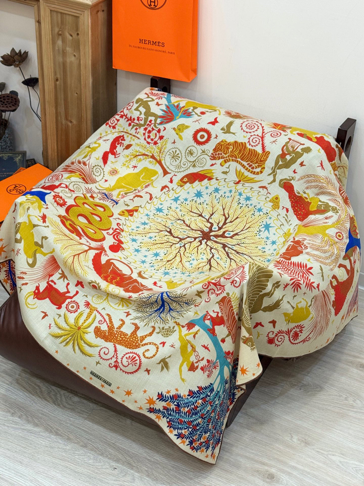 羊绒新款🆕👏👏买了都说好看‼️推荐💕爱马仕双面同色羊绒方巾【玛雅森林双面同色140】，顶级工艺超值‼️爱