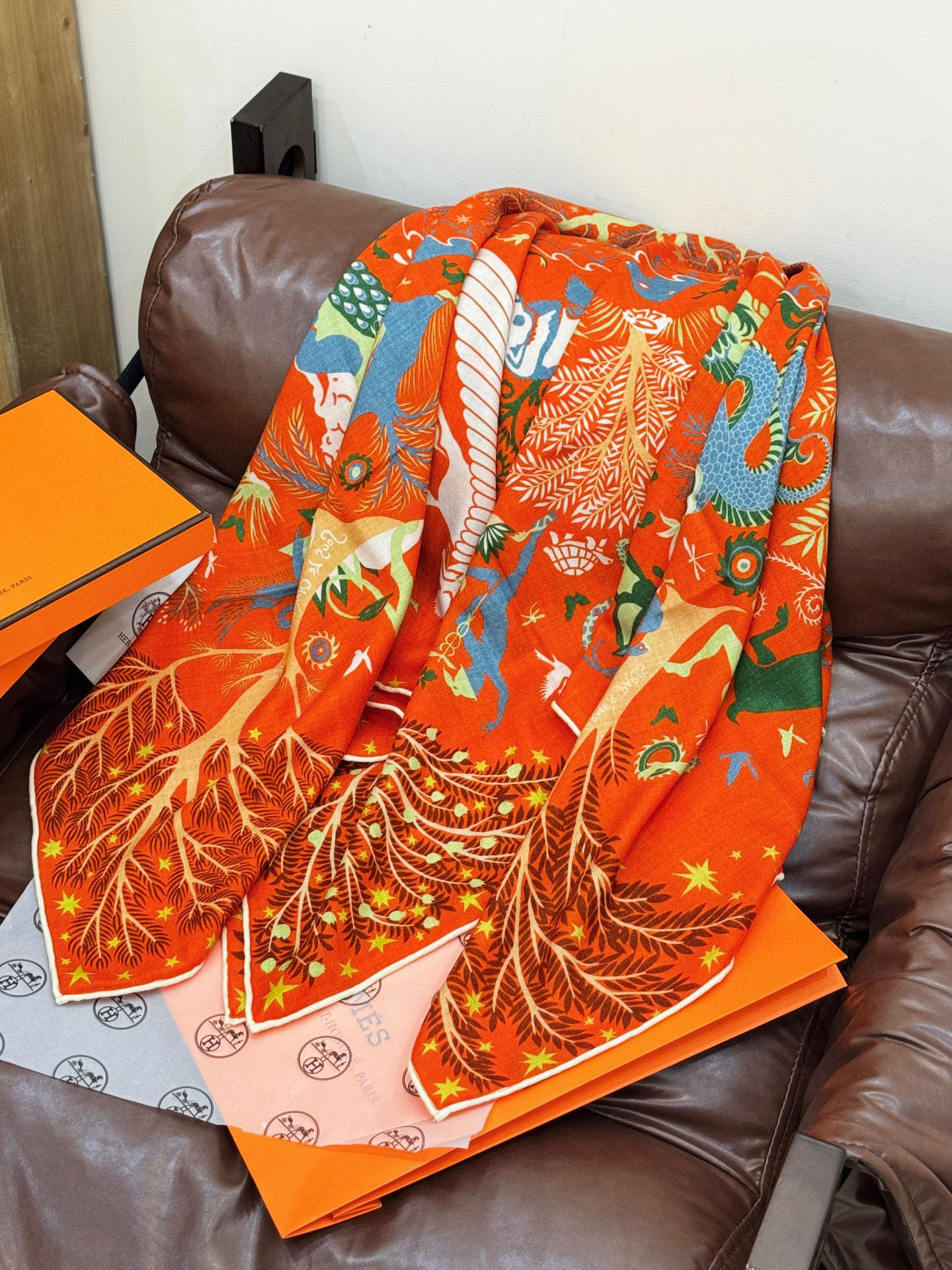 羊绒新款🆕👏👏买了都说好看‼️推荐💕爱马仕双面同色羊绒方巾【玛雅森林双面同色140】，顶级工艺超值‼️爱