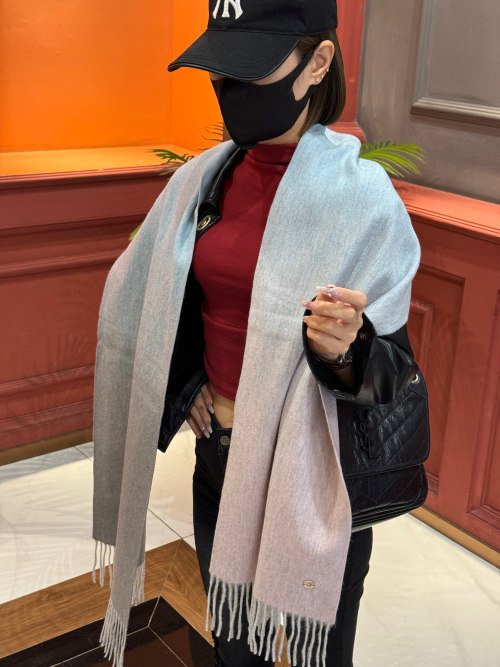 Elegant Gradient Color Cashmere Feel Scarf - Soft, Warm, and Stylish Shawl 1 Elegant Gradient Color Cashmere Feel Scarf - Soft, Warm, and Stylish Shawl