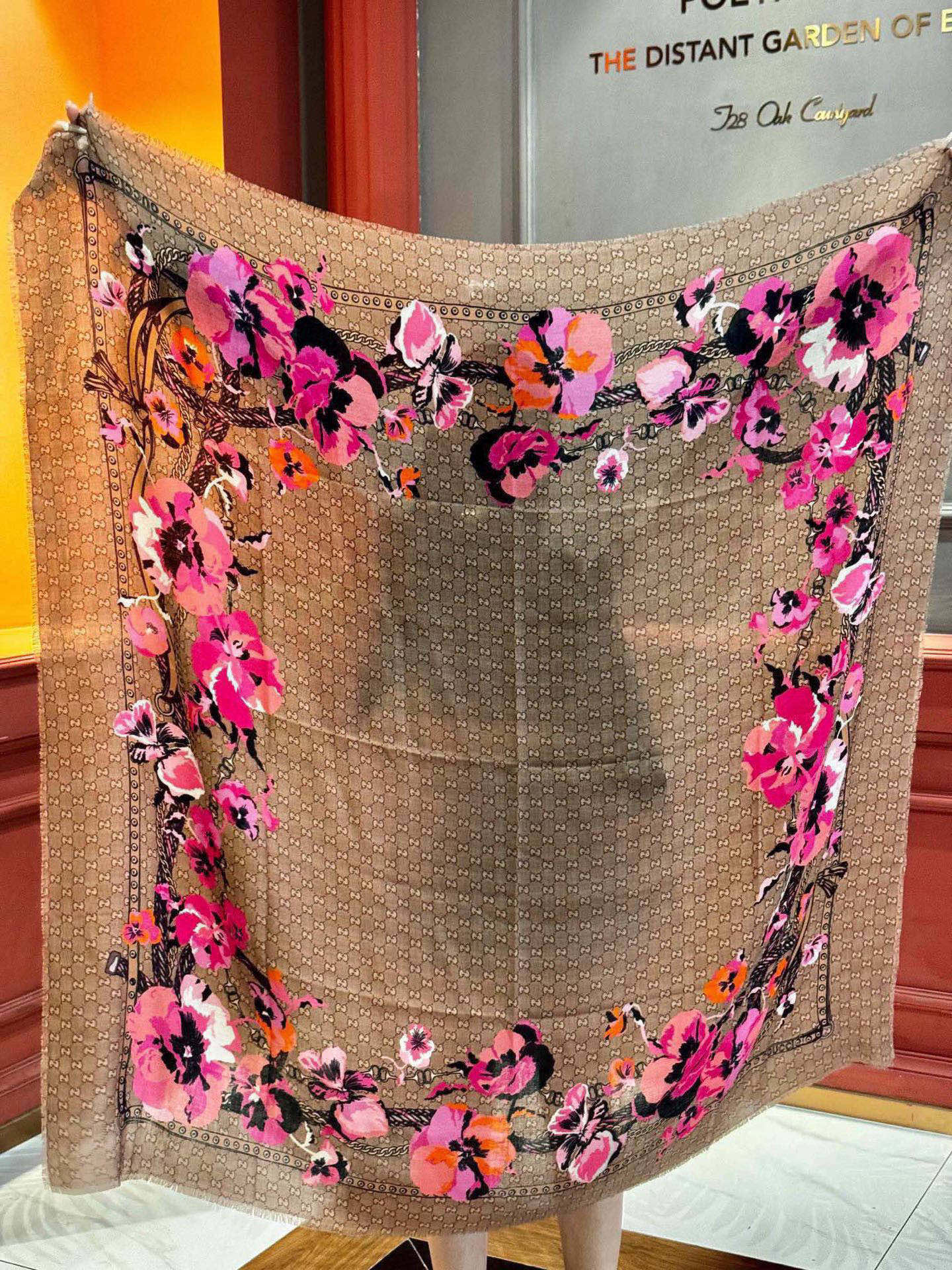 爆款出货 真正的海外原版货——从海外买的正品花了一个月画稿打版，要做咱们就做最好的💯 一花四色每色都把我