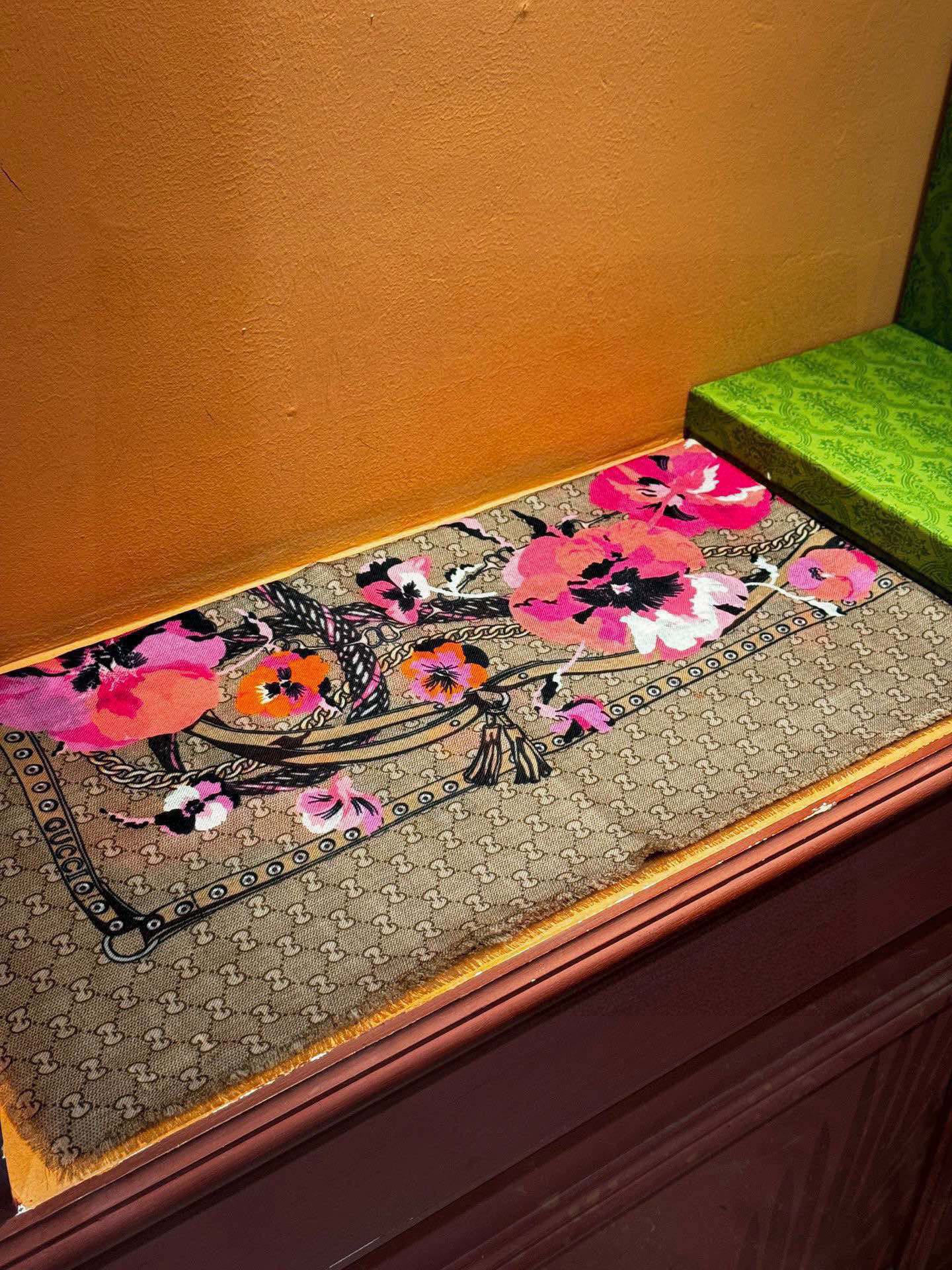 爆款出货 真正的海外原版货——从海外买的正品花了一个月画稿打版，要做咱们就做最好的💯 一花四色每色都把我