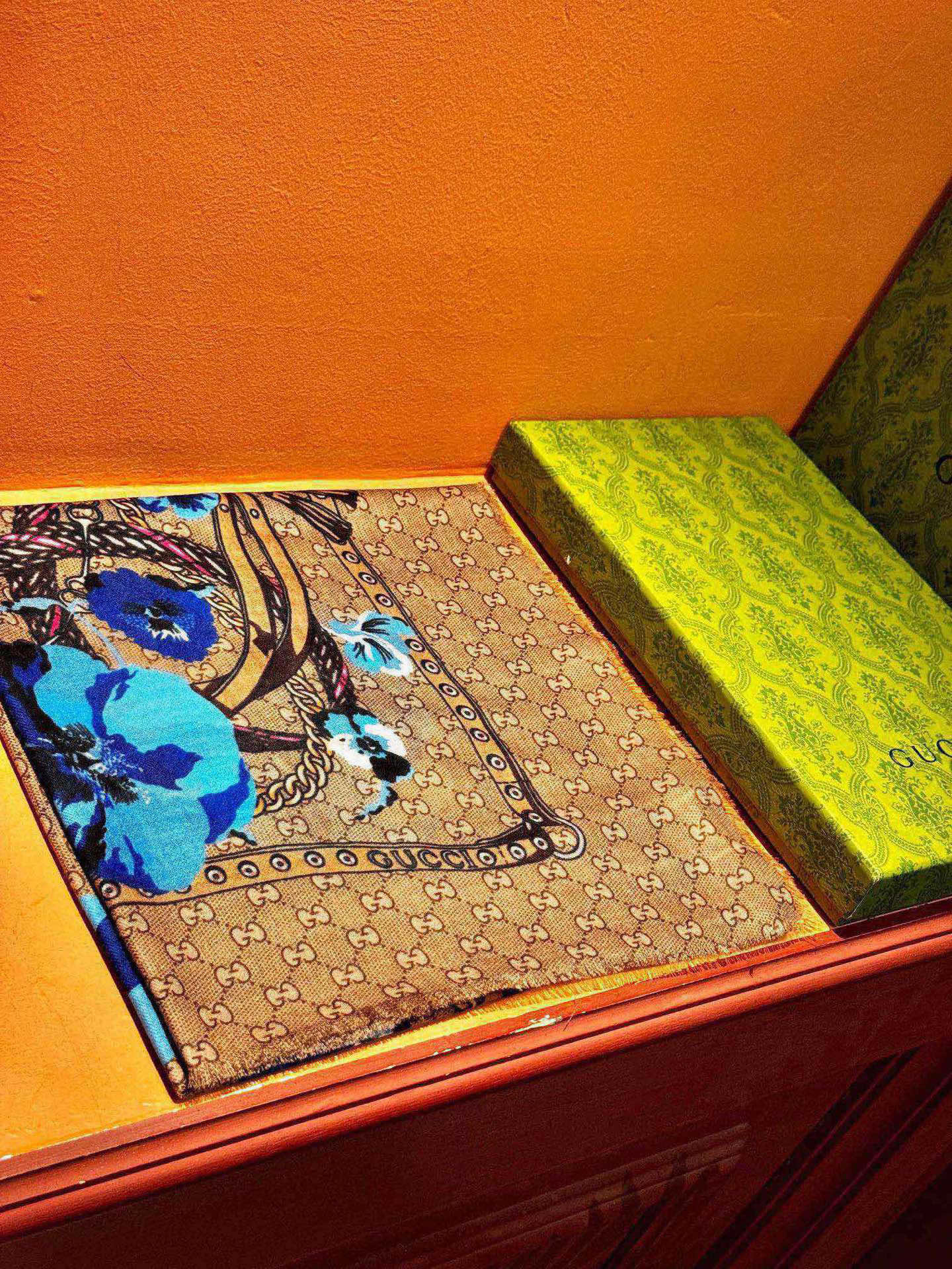 爆款出货 真正的海外原版货——从海外买的正品花了一个月画稿打版，要做咱们就做最好的💯 一花四色每色都把我