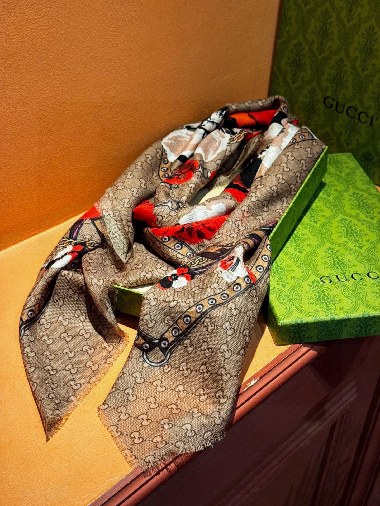 爆款出货 真正的海外原版货——从海外买的正品花了一个月画稿打版，要做咱们就做最好的💯 一花四色每色都把我