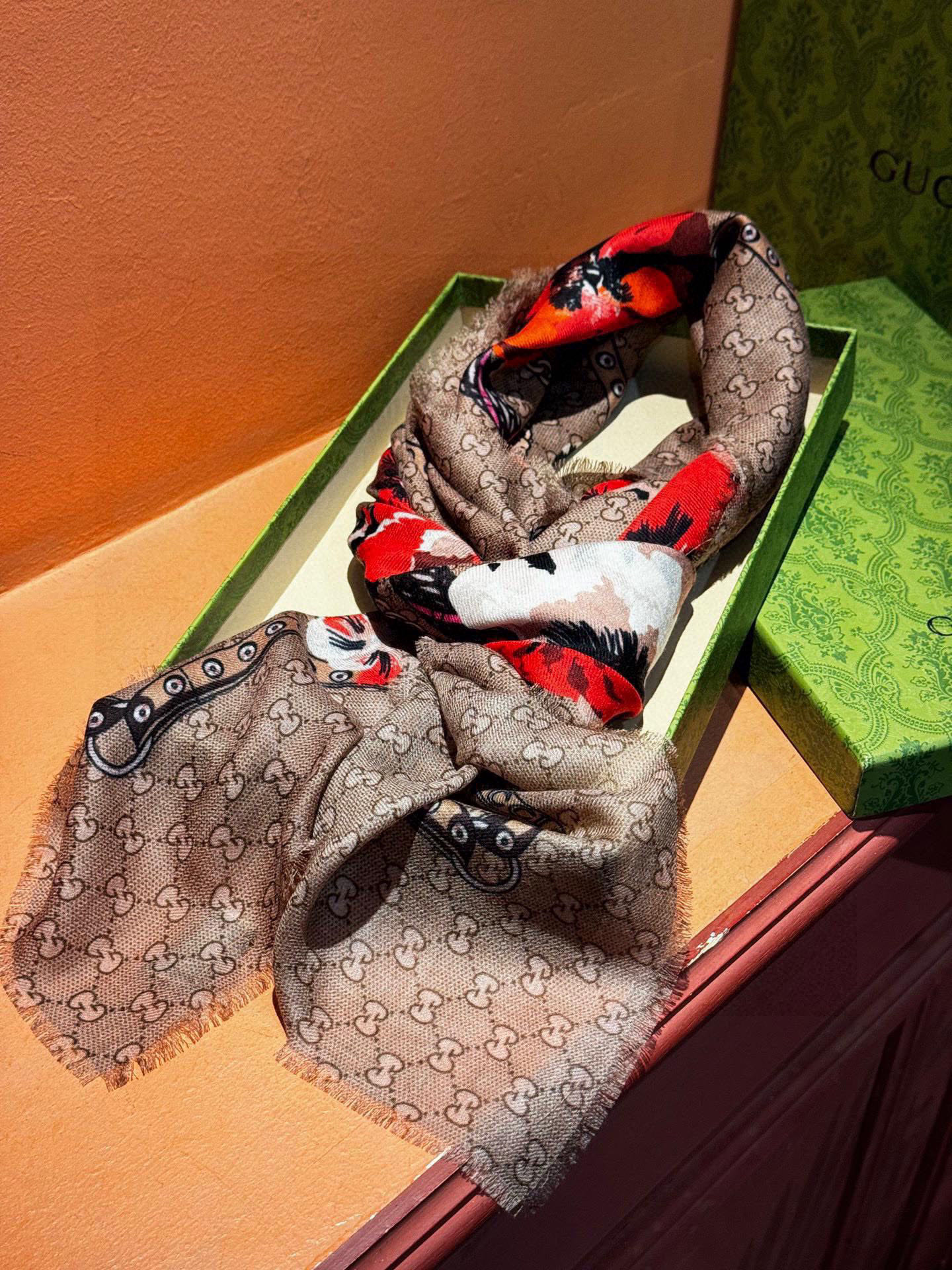 爆款出货 真正的海外原版货——从海外买的正品花了一个月画稿打版，要做咱们就做最好的💯 一花四色每色都把我