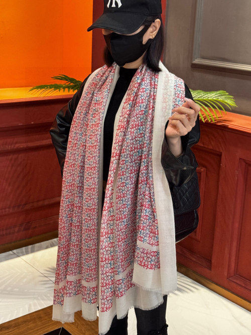 Elegant Chanel Inspired Cashmere Scarf with Classic Interlocking CC Design 1 Elegant Chanel Inspired Cashmere Scarf with Classic Interlocking CC Design