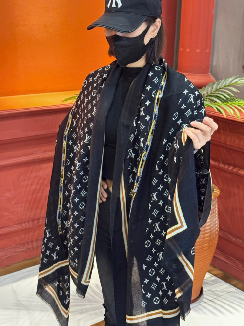 Louis Vuitton Monogram Shawl: Black Cashmere, Versatile, and Stylish 1 Louis Vuitton Monogram Shawl: Black Cashmere, Versatile, and Stylish