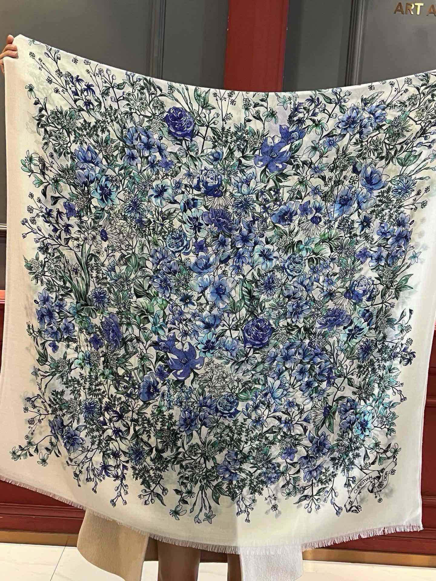 会发光发亮的围巾💃🏻💃🏻D家【D花香明媚】‼️抢‼️VIP推荐 ‼️👍下手一定要快【高端 大爱 ‼️纯羊