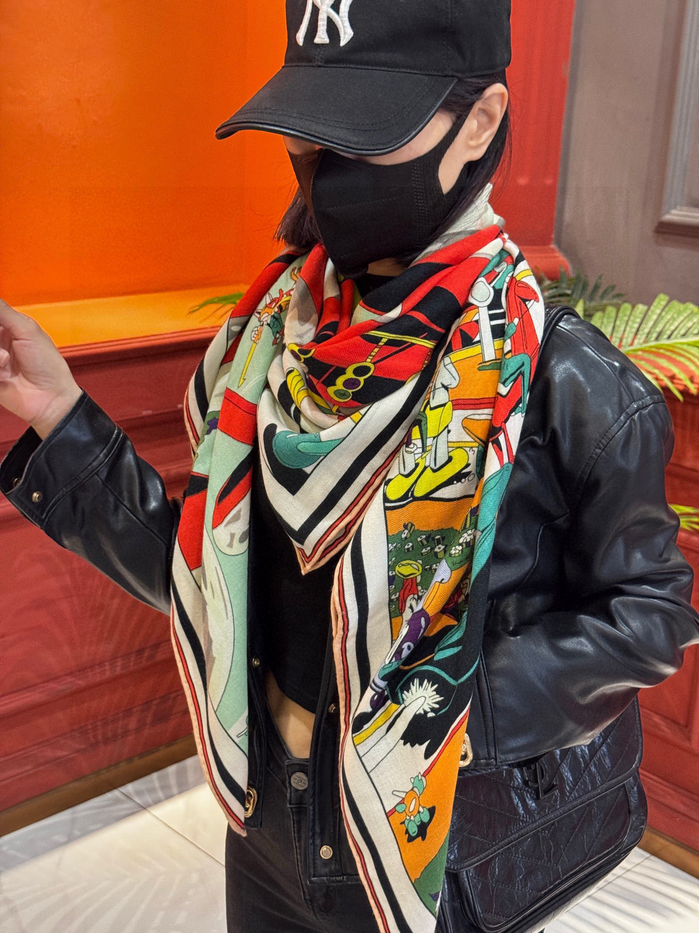 H，目前最热门的 “超现实爱马仕枢纽” 风靡全宇宙，听名字就充斥着未来空间♥️艺术品一样的存在，会绝版的