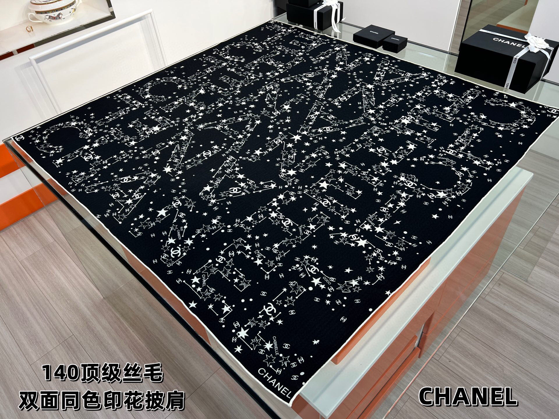 Chanel ~20。秋冬新品～【140顶级丝毛双面同色】繁星点点与双C的完美结合适合各种场合搭配使用黑