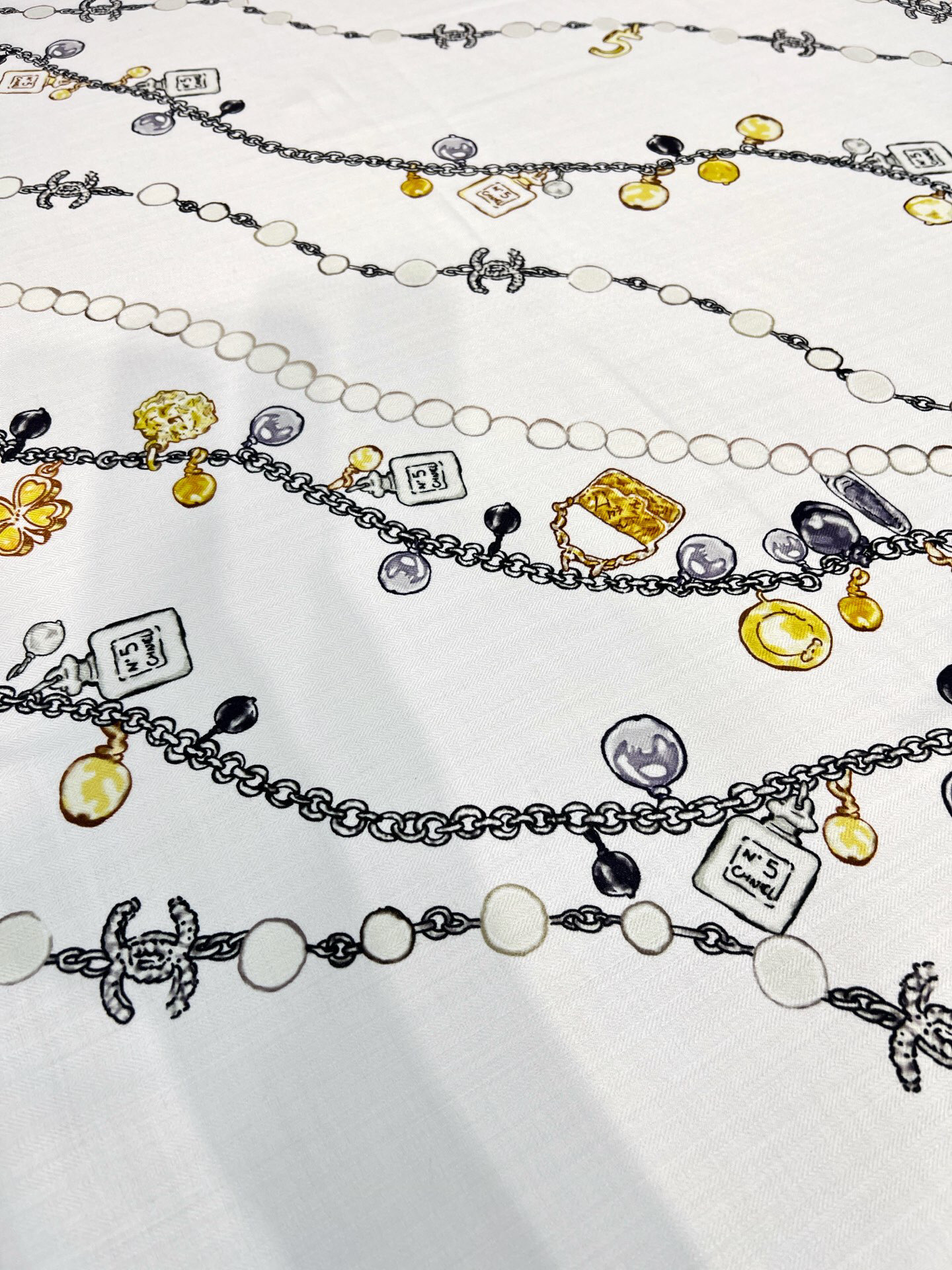 Chanel ~25秋冬新品～“珠光宝气”【140双面丝毛披肩】手工卷边丝毛方巾（30%桑蚕丝70%羊毛