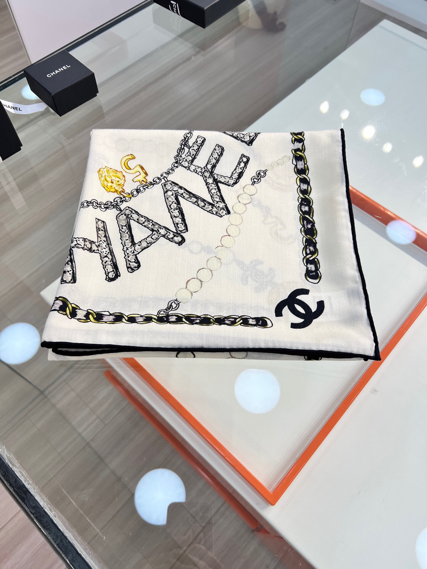 Chanel ~25秋冬新品～“珠光宝气”【140双面丝毛披肩】手工卷边丝毛方巾（30%桑蚕丝70%羊毛