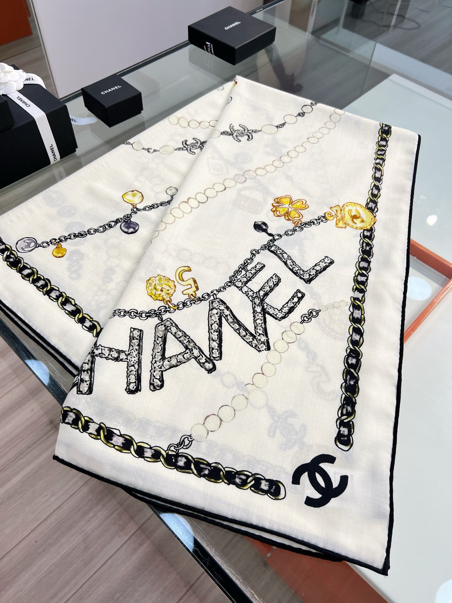 Chanel ~25秋冬新品～“珠光宝气”【140双面丝毛披肩】手工卷边丝毛方巾（30%桑蚕丝70%羊毛