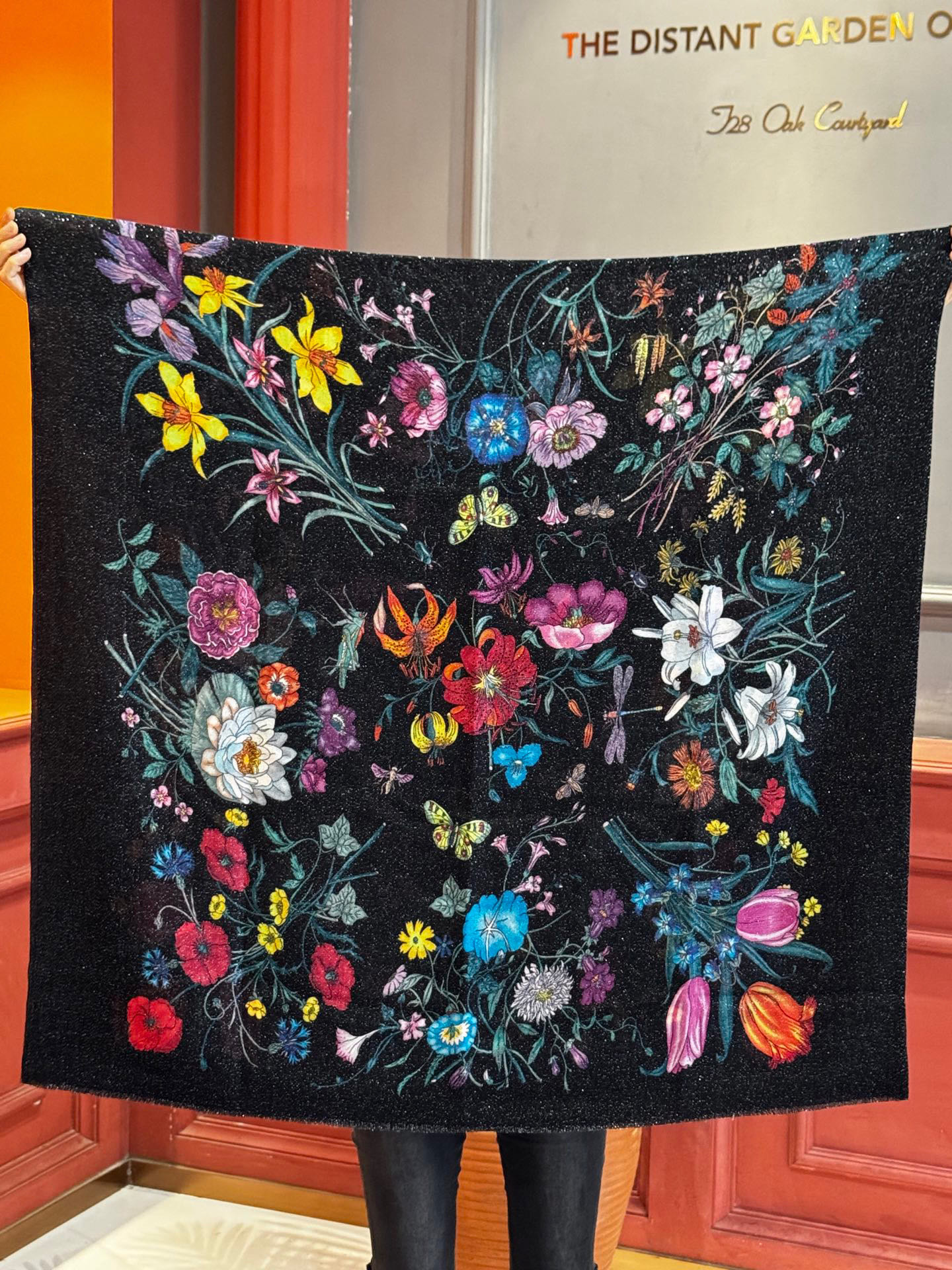 会发光发亮的围巾羊绒新款 🆕🆕🌈💫速度‼️下手一定要快‼️G家新款【花卉长巾】，高端 大爱 货极少 现在