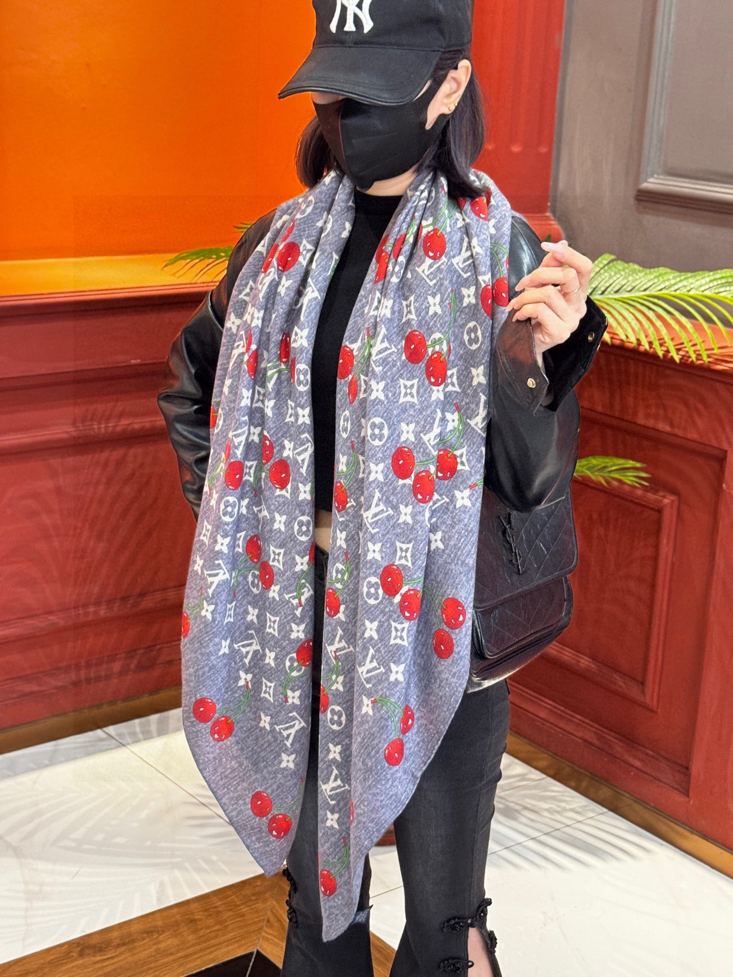 LV X TM MONOGRAMCERISE 140丝毛方巾【140双面丝毛同色】LV × TM Mon