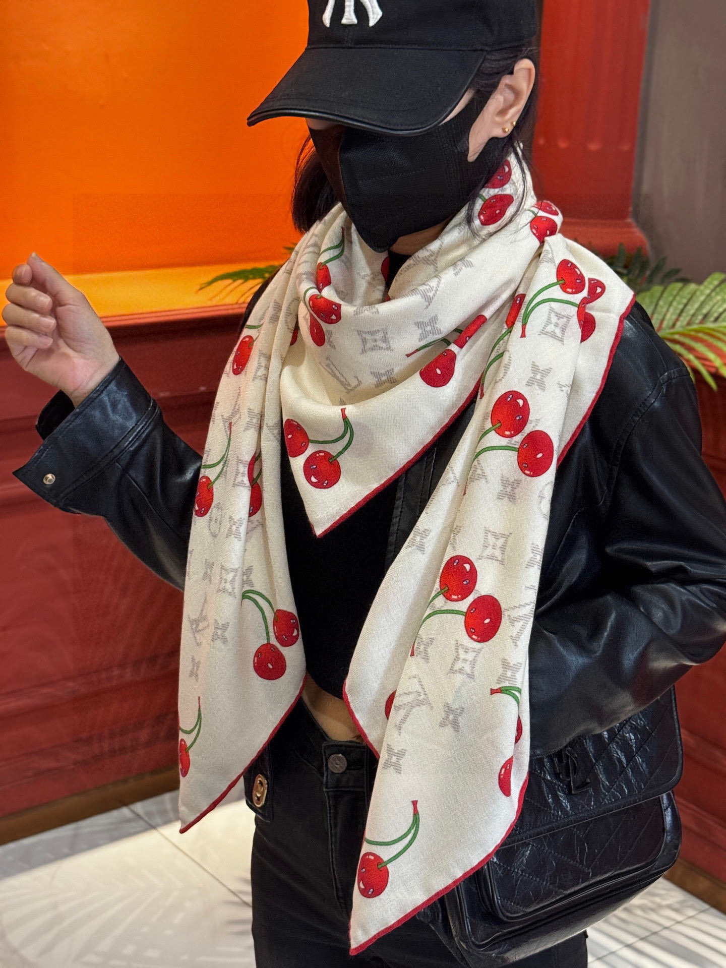 LV X TM MONOGRAMCERISE 140丝毛方巾【140双面丝毛同色】LV × TM Mon