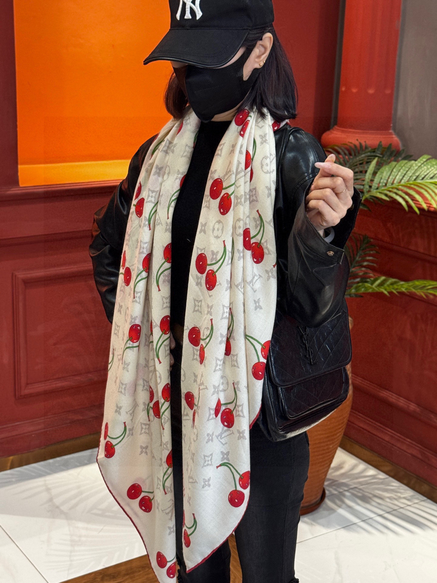 LV X TM MONOGRAMCERISE 140丝毛方巾【140双面丝毛同色】LV × TM Mon