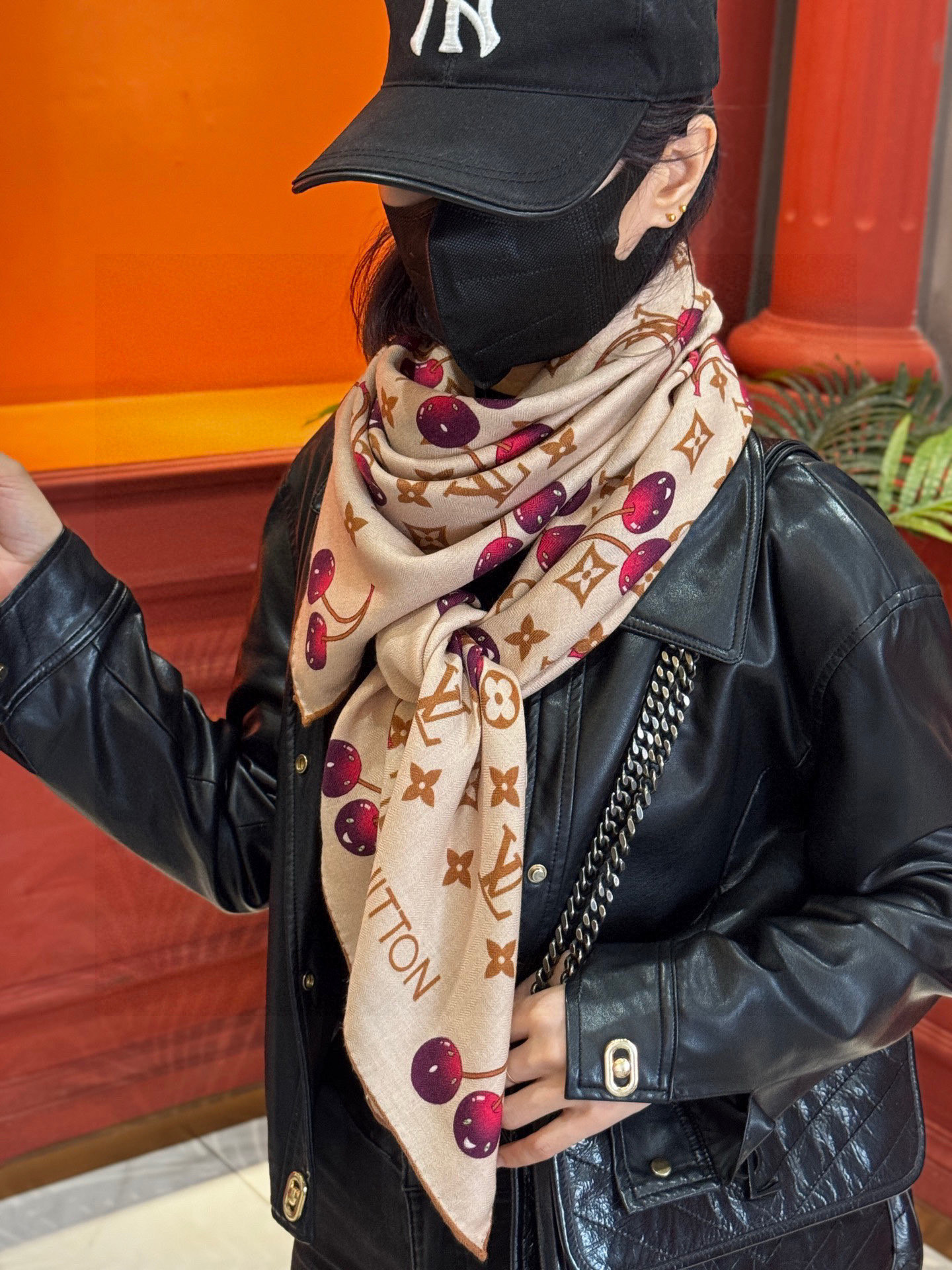 LV X TM MONOGRAMCERISE 140丝毛方巾【140双面丝毛同色】LV × TM Mon