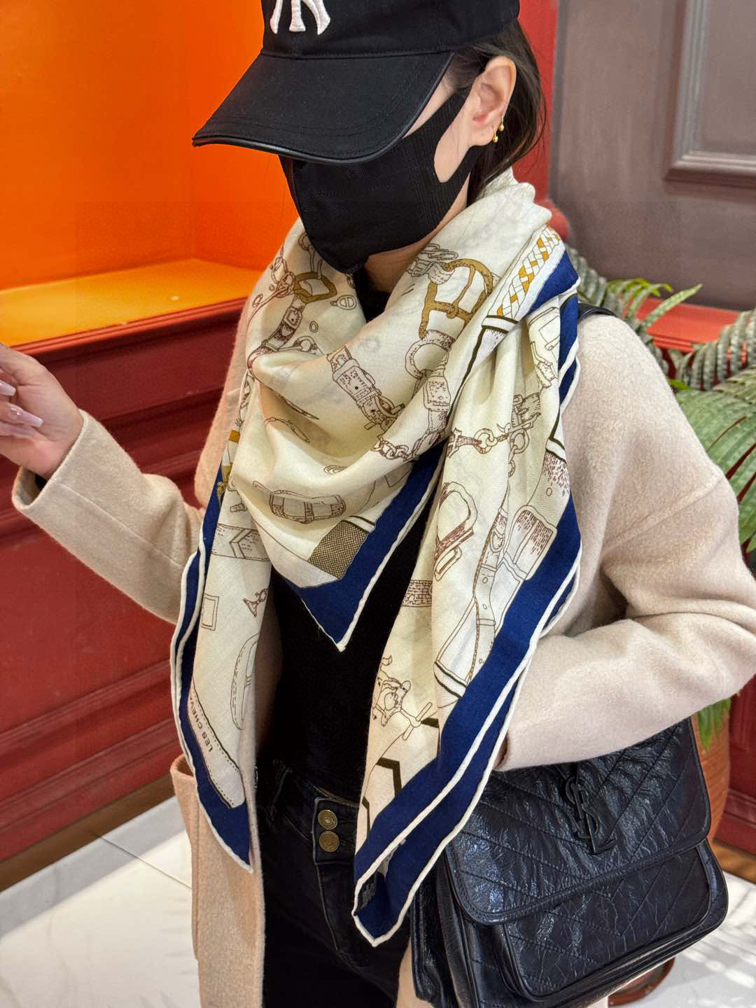 羊绒新款🆕👏👏买了都说好看‼️推荐💕爱马仕双面同色羊绒方巾【跃动的马儿双面同色140】，顶级工艺超值‼️