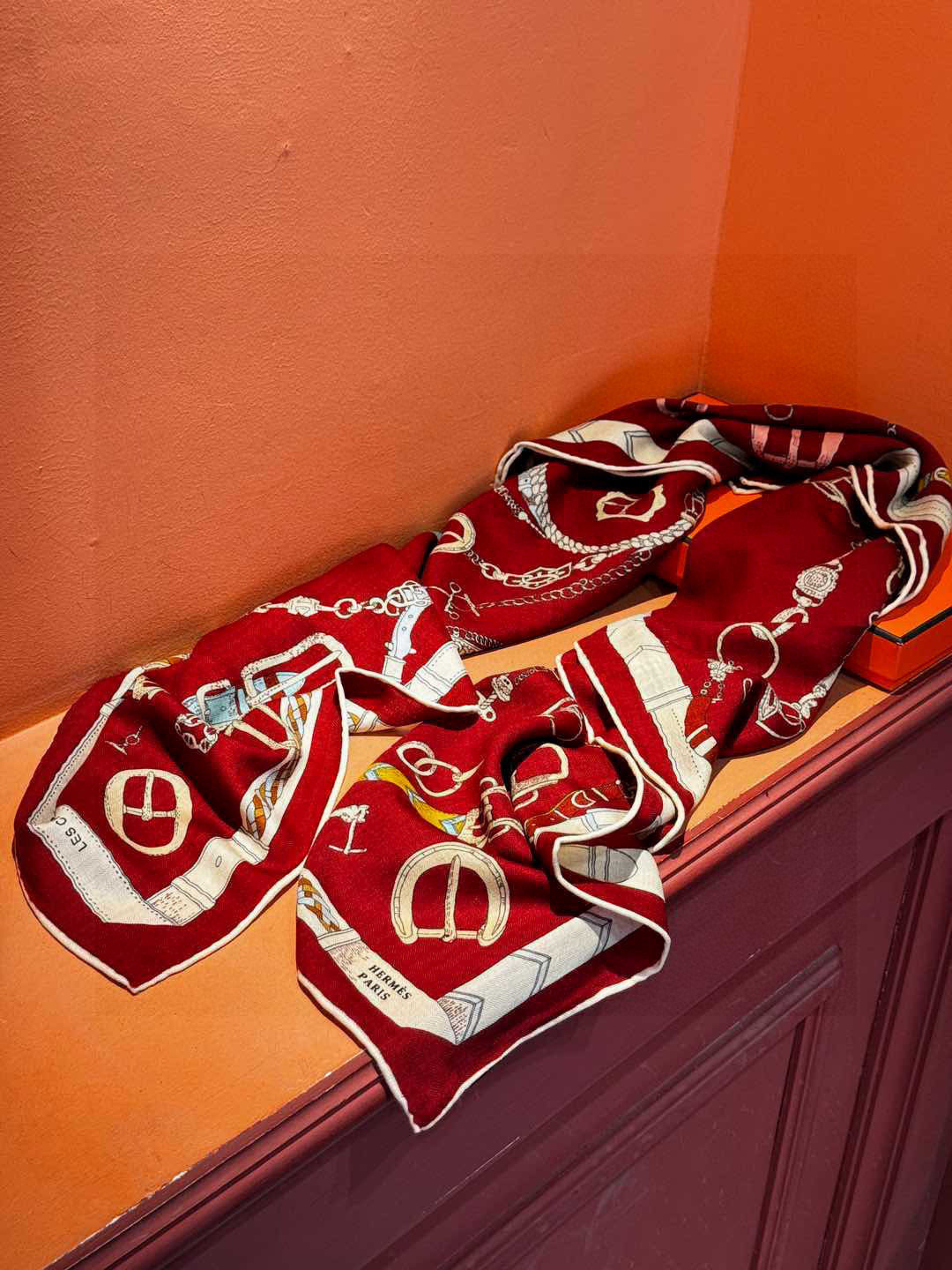 羊绒新款🆕👏👏买了都说好看‼️推荐💕爱马仕双面同色羊绒方巾【跃动的马儿双面同色140】，顶级工艺超值‼️