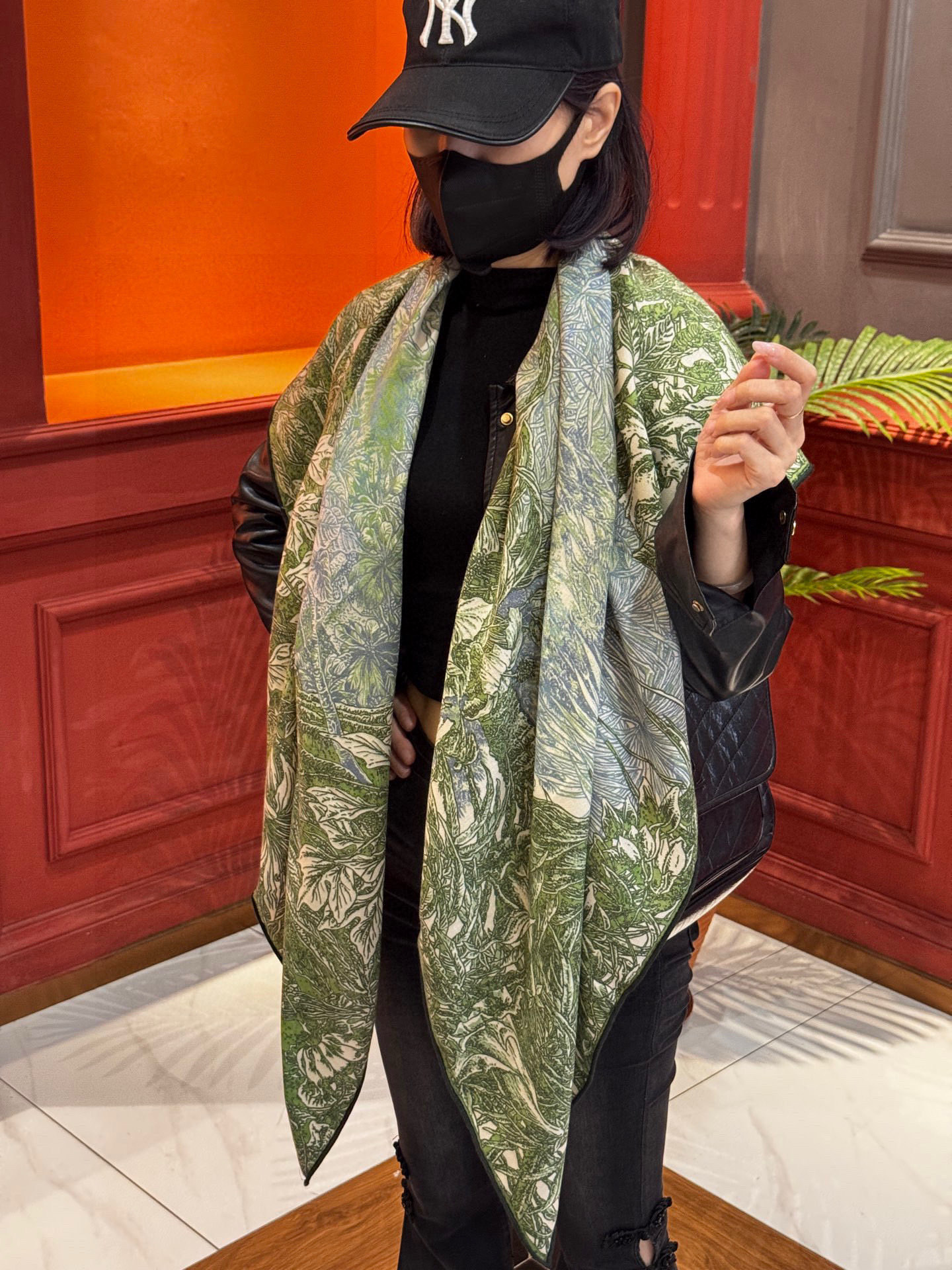 💟2025年秋冬抢先 上新💞【双面同色丝毛方巾】手工卷边山羊绒和真丝混纺披肩（70%山羊绒，30%桑蚕丝