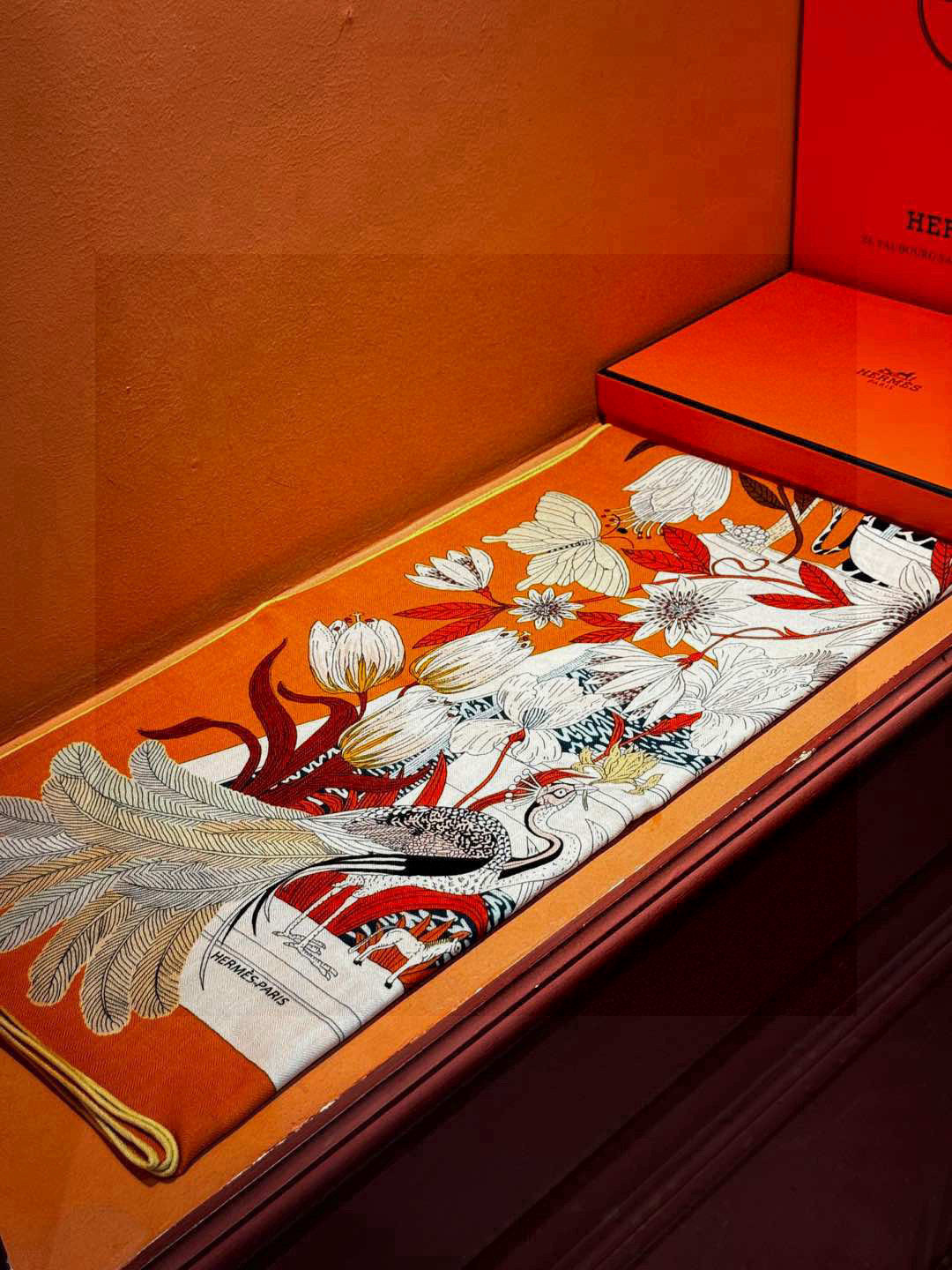 羊绒新款🆕👏买了都说好看‼️推荐💕爱马仕双面同色羊绒方巾，【奇珍乐园双面同色140】顶级工艺超值‼️爱马