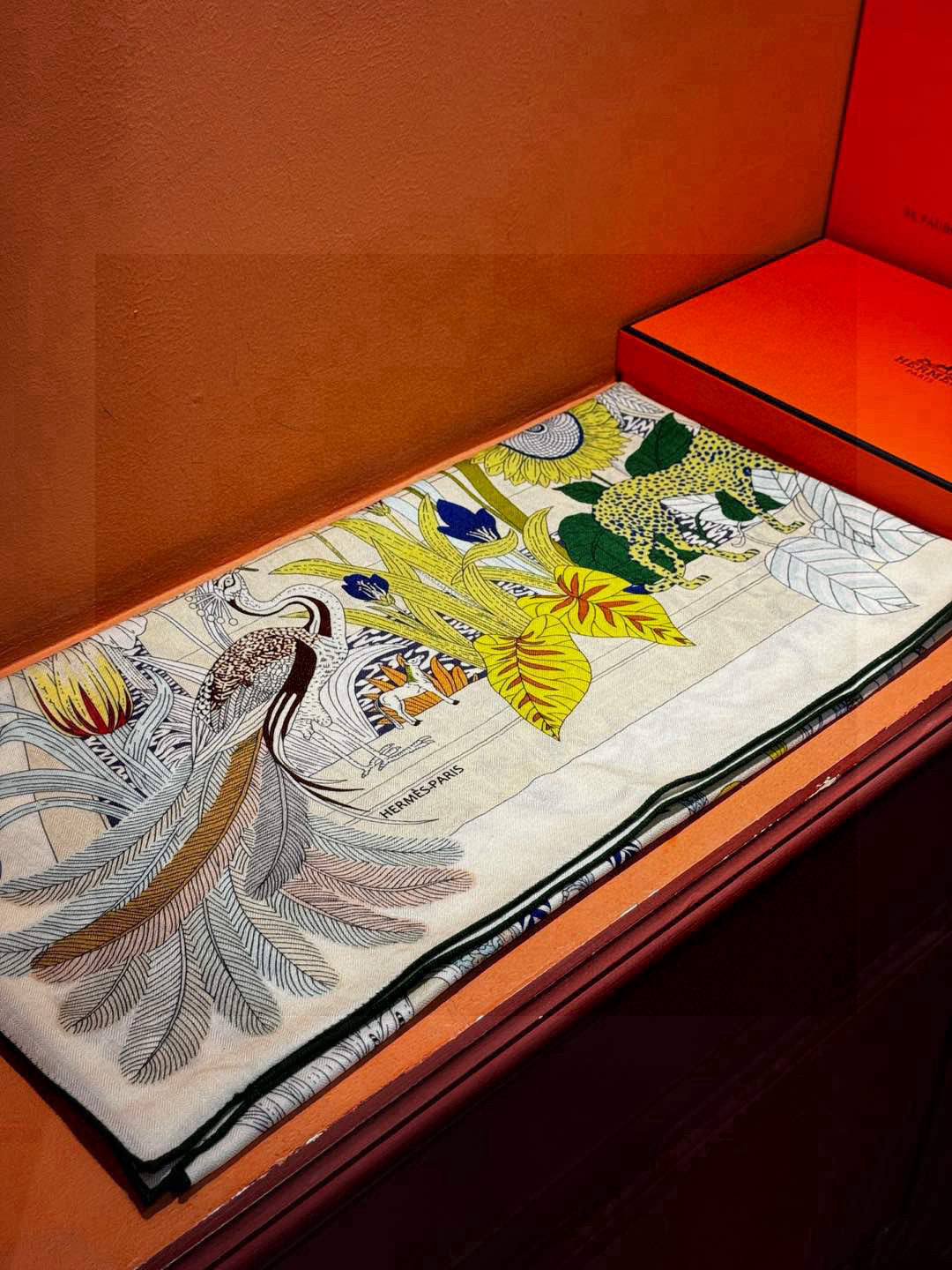 羊绒新款🆕👏买了都说好看‼️推荐💕爱马仕双面同色羊绒方巾，【奇珍乐园双面同色140】顶级工艺超值‼️爱马