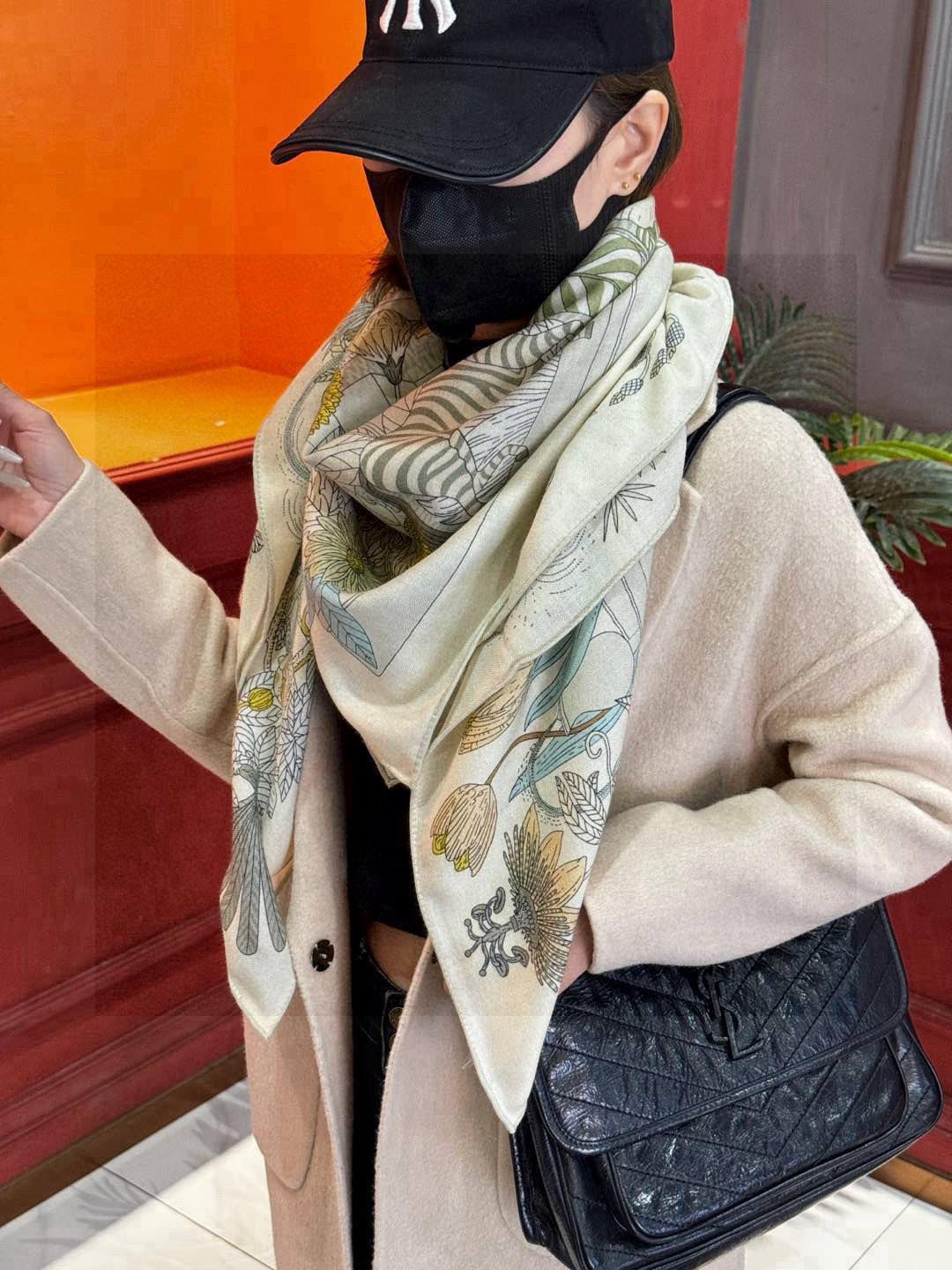 羊绒新款🆕👏买了都说好看‼️推荐💕爱马仕双面同色羊绒方巾，【奇珍乐园双面同色140】顶级工艺超值‼️爱马