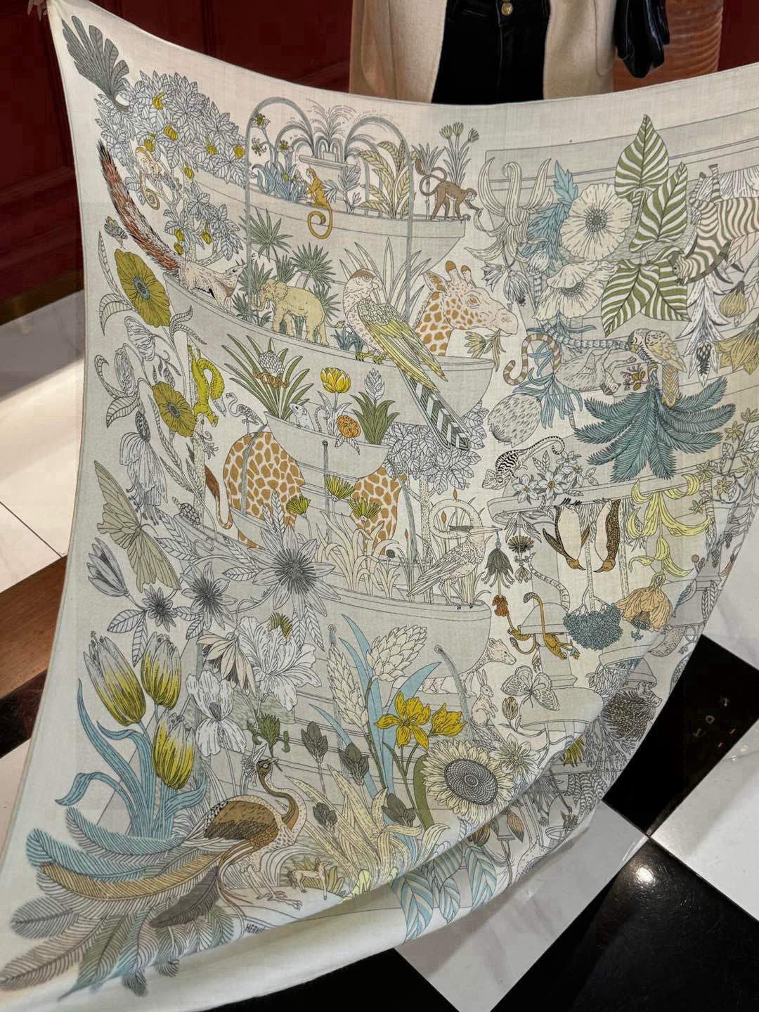 羊绒新款🆕👏买了都说好看‼️推荐💕爱马仕双面同色羊绒方巾，【奇珍乐园双面同色140】顶级工艺超值‼️爱马