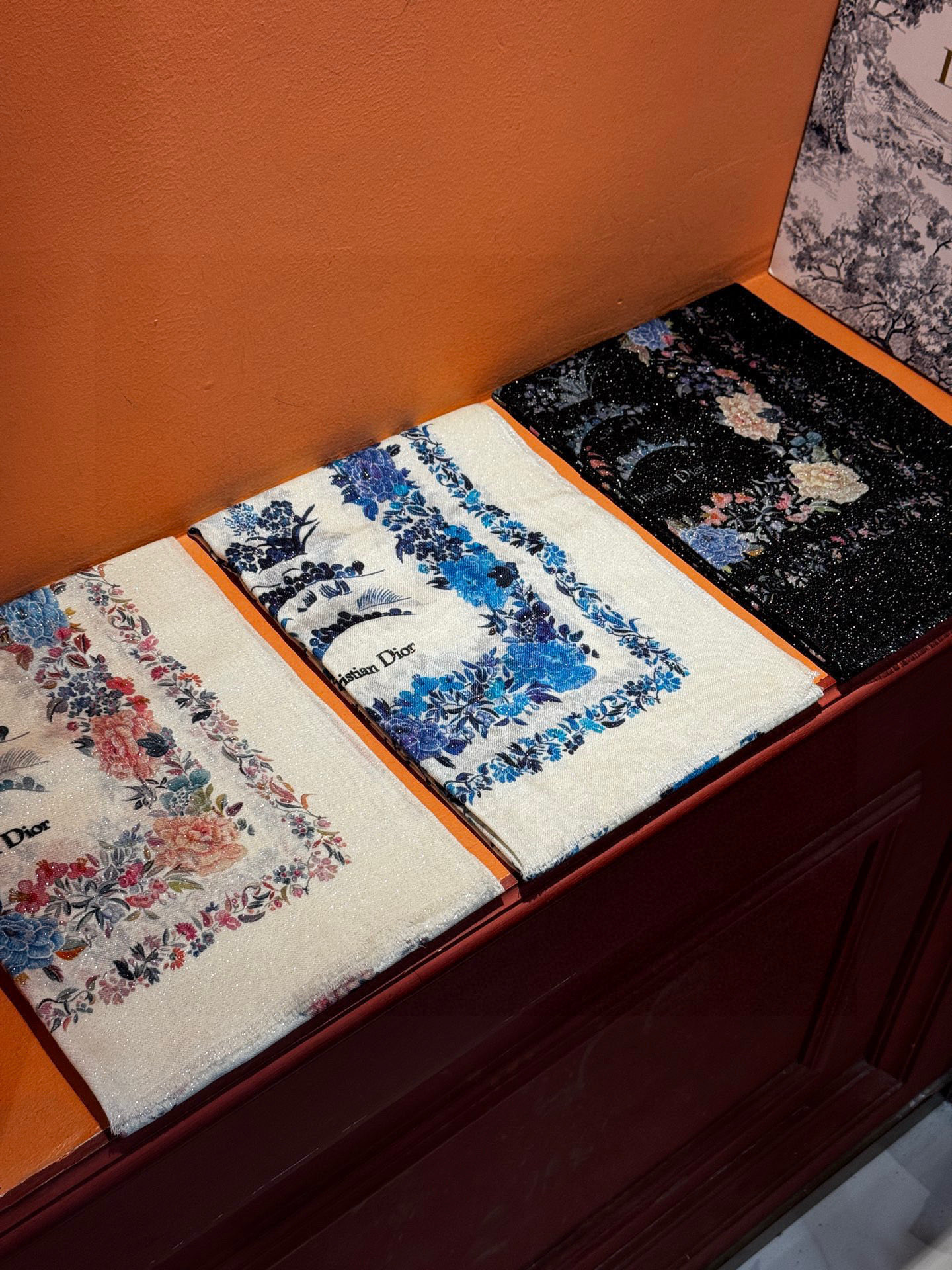 ✨✨【金银丝款】Dior专柜款～就是告诉大家这款必须收～上新🆕❤️ 新款长羊绒😍专柜同步🌈✨这个size