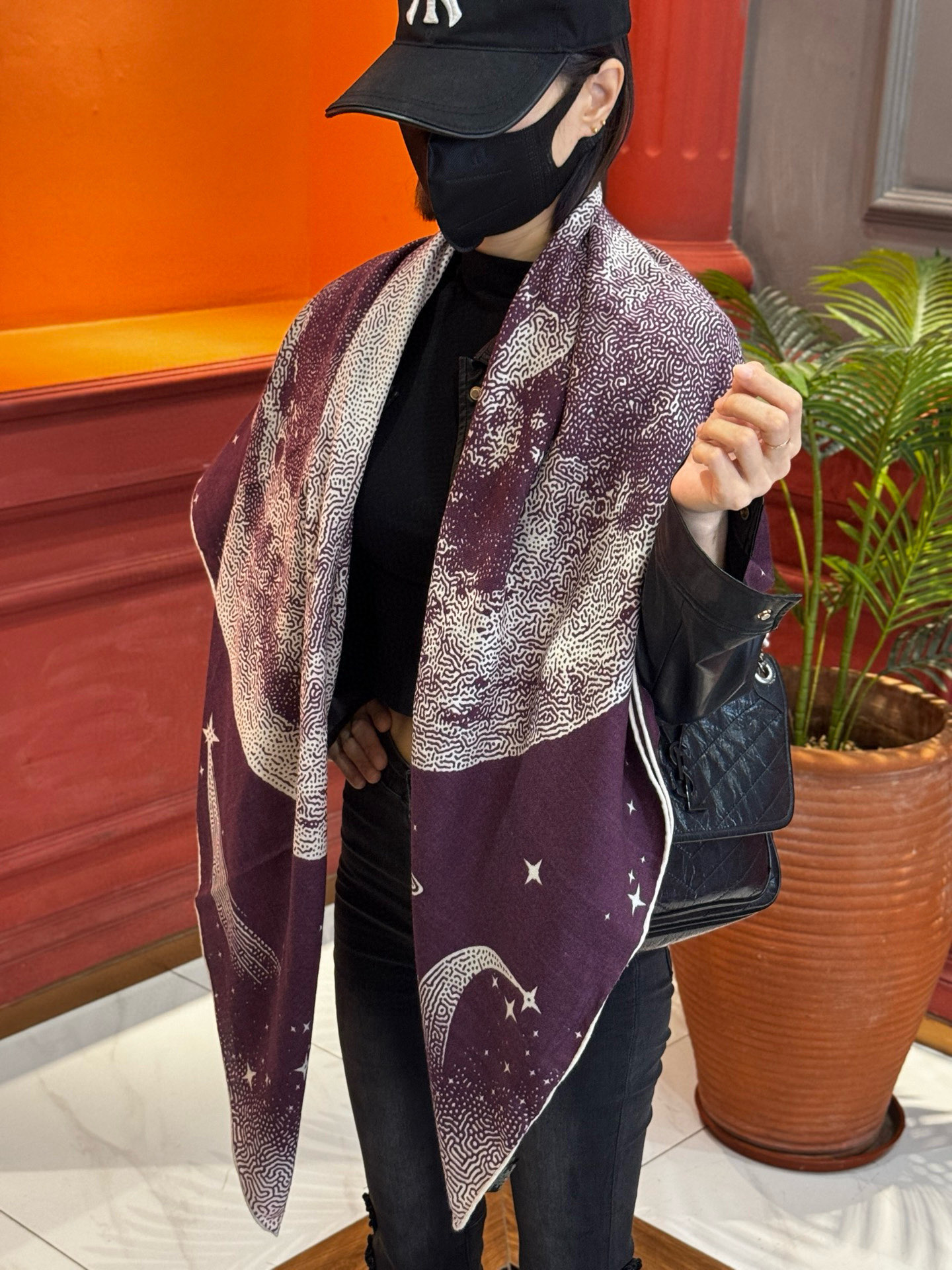 HERMES爱马仕新款|月光飞马Clair de Lune羊绒和真丝披肩，手工卷边(70%羊绒，30%真