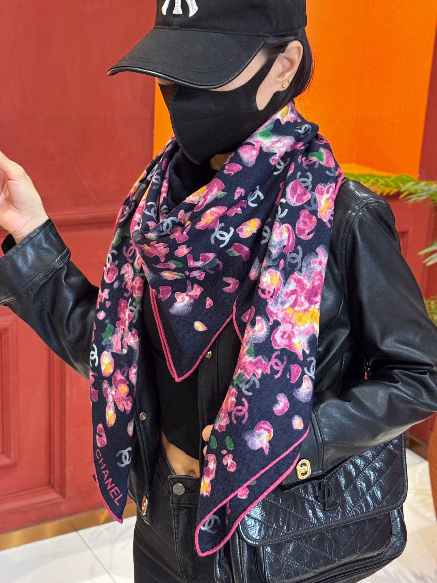 🌸·春日碎花20。 Chanel 140丝毛双面披肩25新款碎花花披肩超级有氛围感135*135cm的大