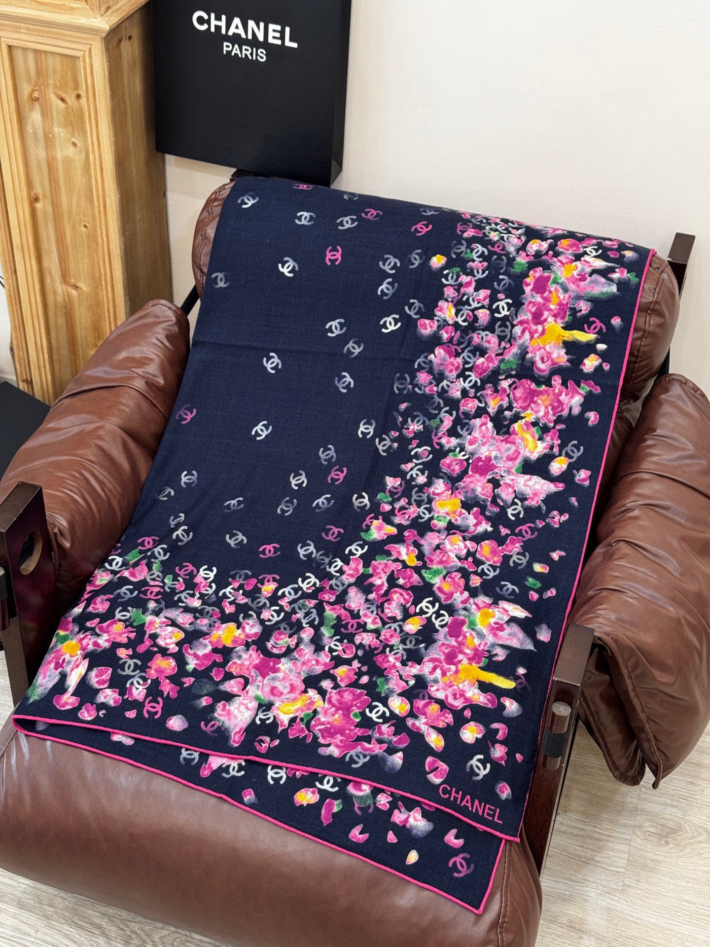 🌸·春日碎花20。 Chanel 140丝毛双面披肩25新款碎花花披肩超级有氛围感135*135cm的大