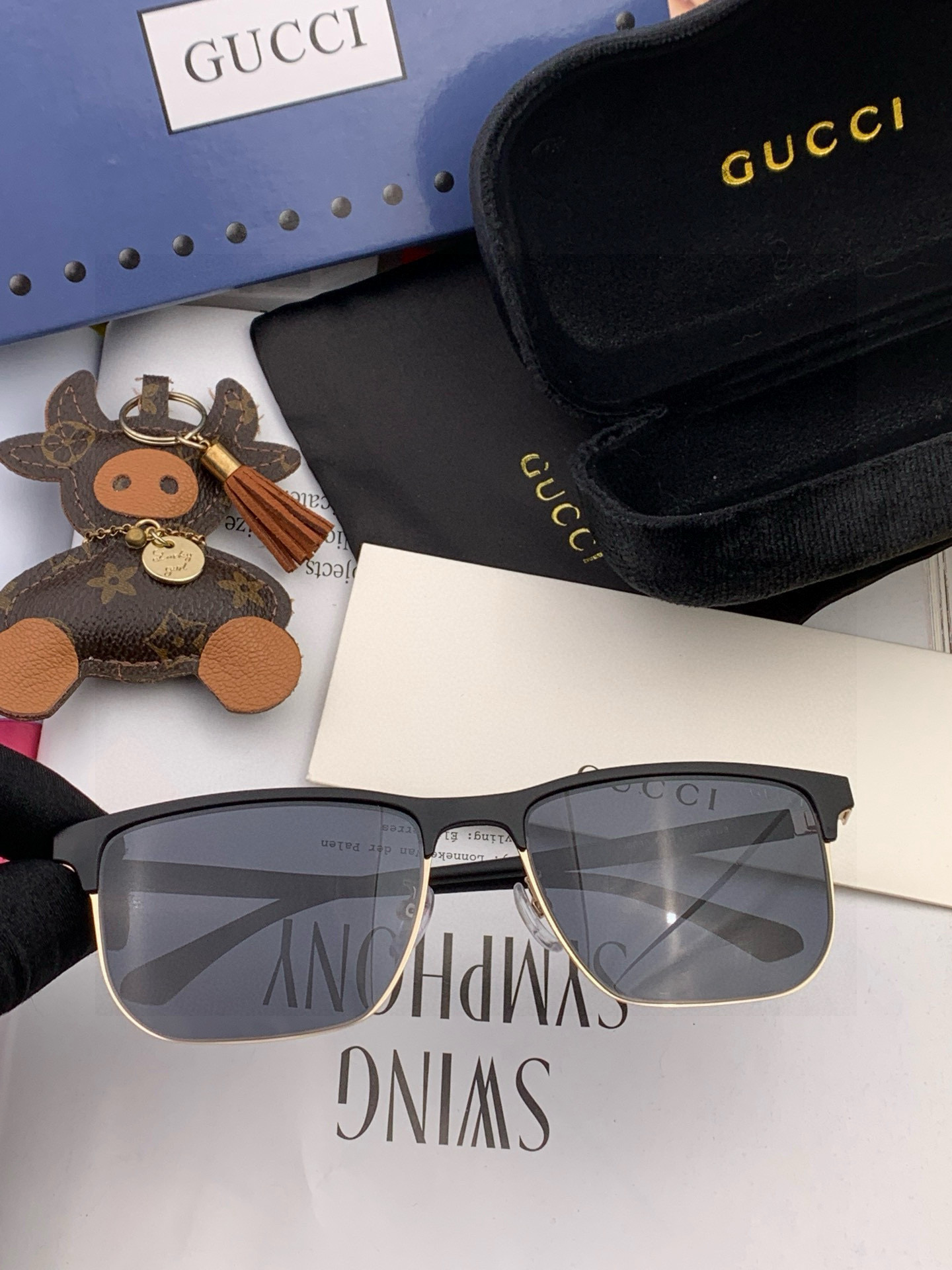 Gucci 。 高品质男女款墨镜 👍 进口宝丽来偏光镜片 。 开车钓鱼都可 。百搭显瘦墨镜韩版男士飞行员