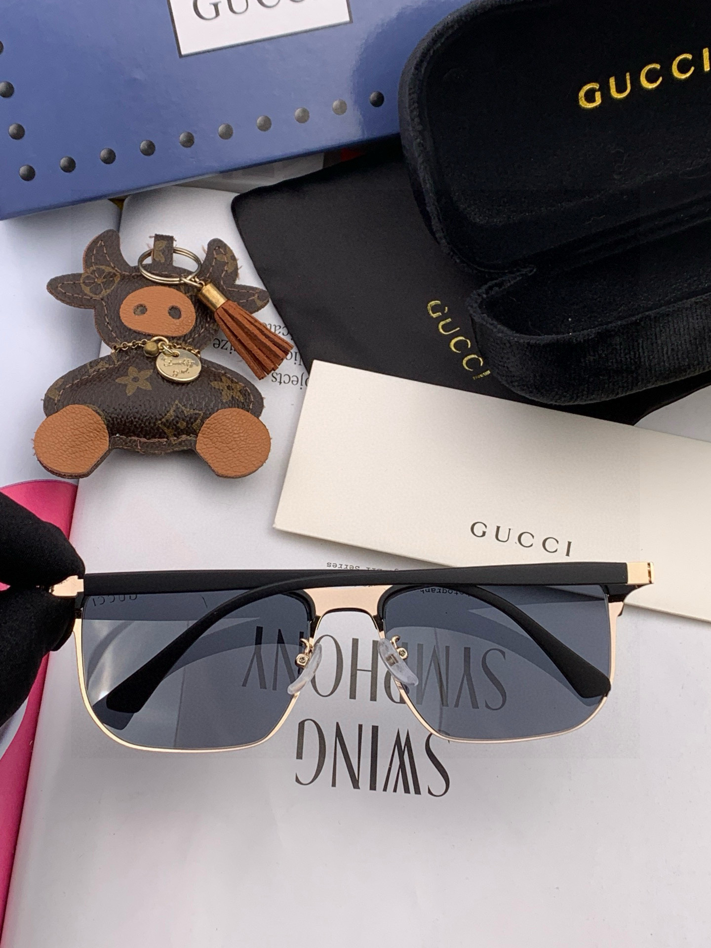 Gucci 。 高品质男女款墨镜 👍 进口宝丽来偏光镜片 。 开车钓鱼都可 。百搭显瘦墨镜韩版男士飞行员