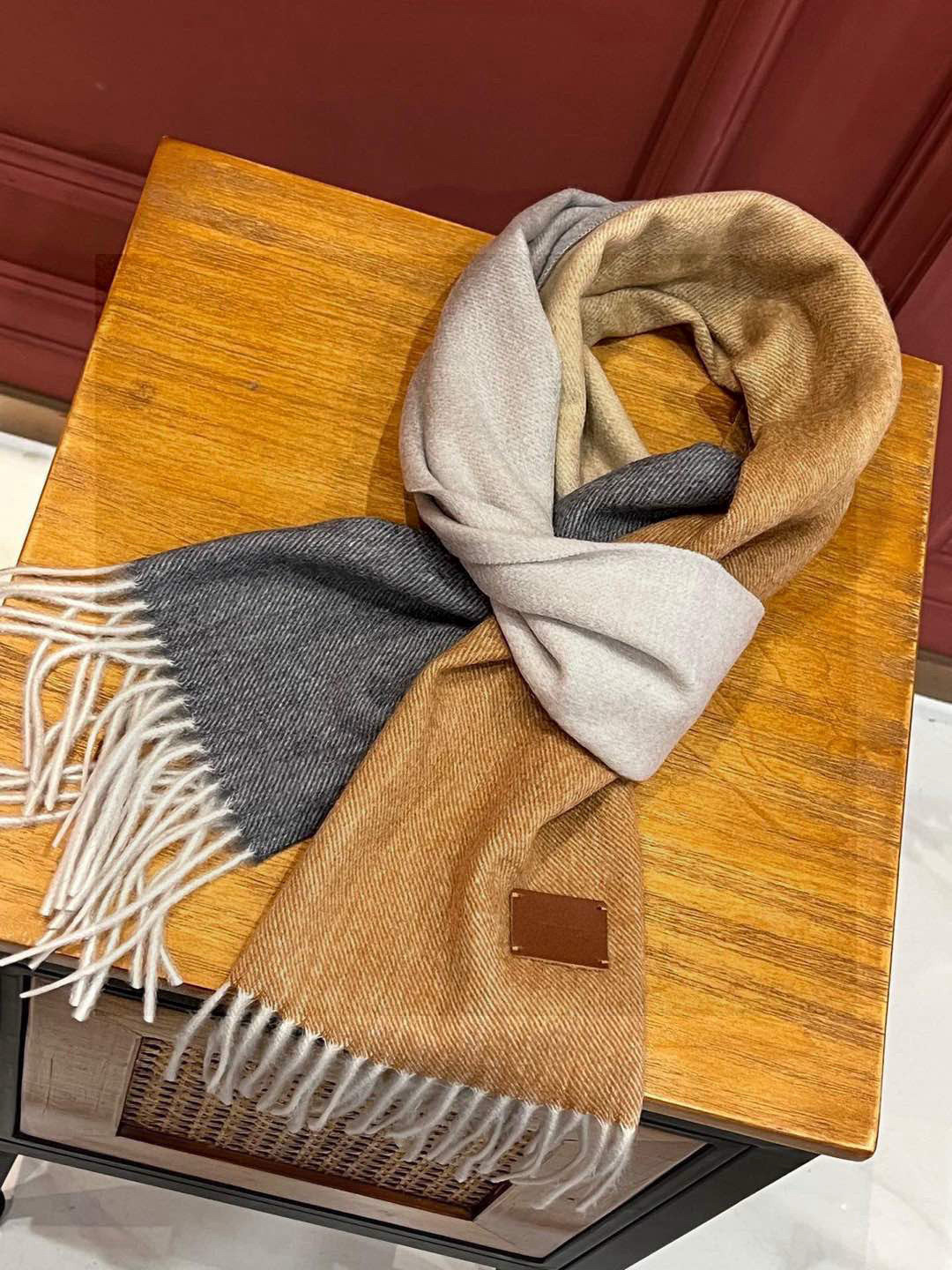 ✨✨太美了😍 爱马仕 情侣款 美到要尖叫😱专柜最新款🎊英伦欧美范儿「多色渐变」又是一款即时尚又实用的大围